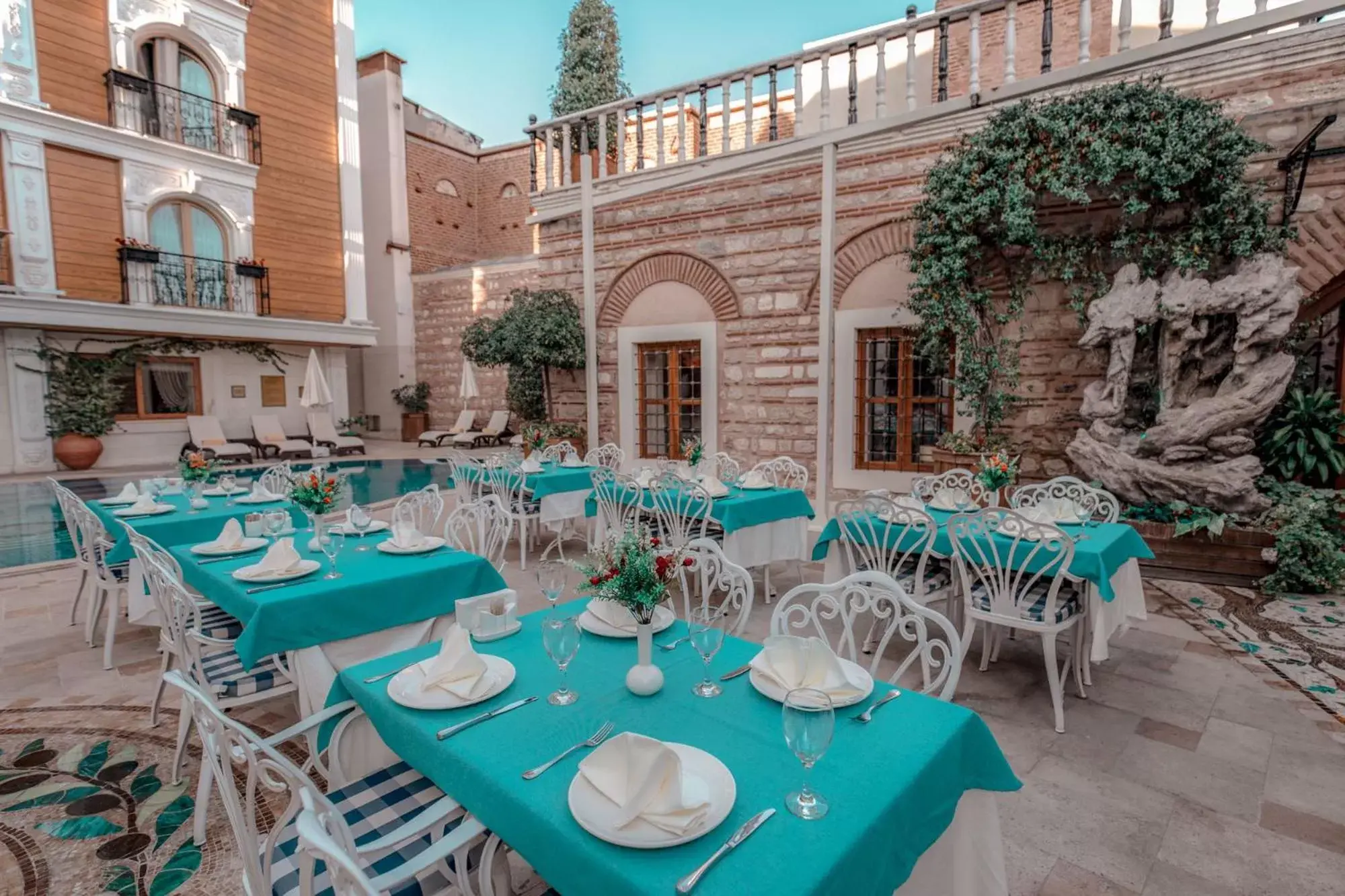 Patio, Restaurant/Places to Eat in Seven Hills Palace & Spa