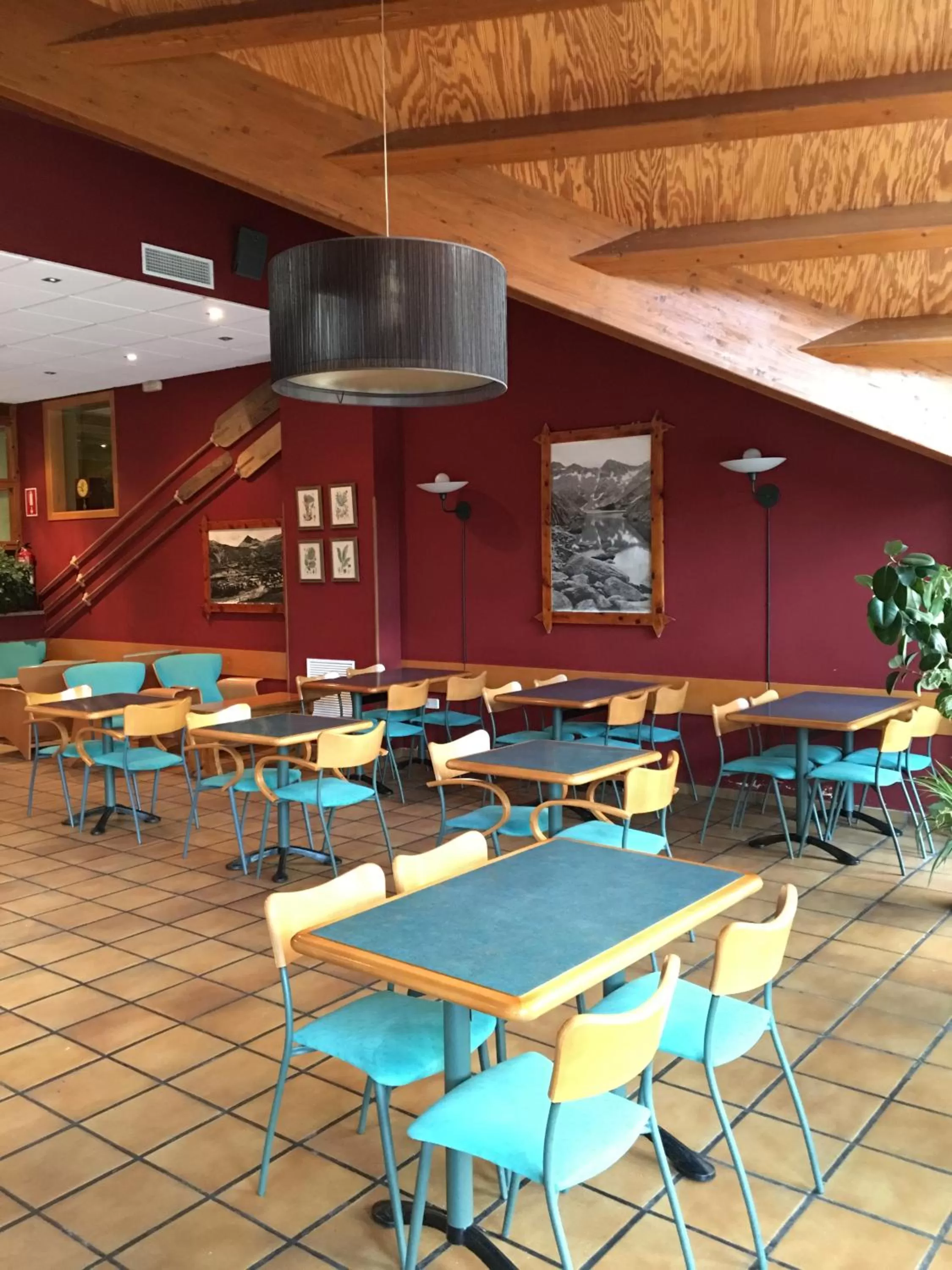 Living room in SOMMOS Hotel Benasque Spa