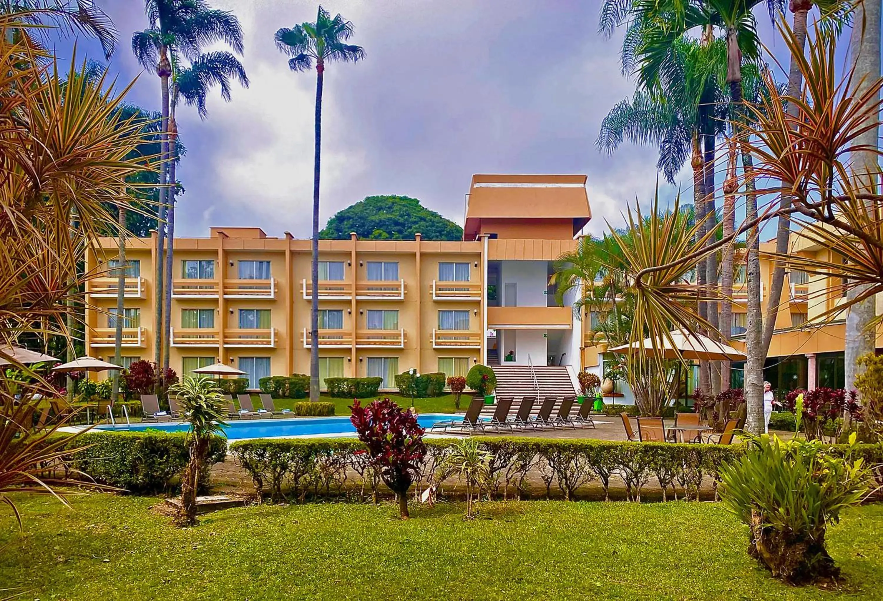 Garden, Property Building in Hotel Villa Florida Córdoba