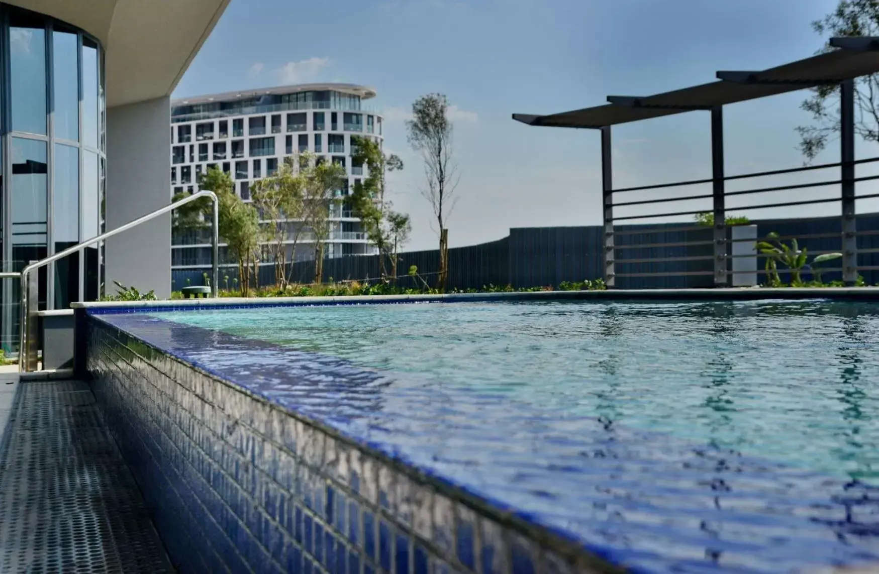 Swimming Pool in Courtyard Hotel Waterfall City