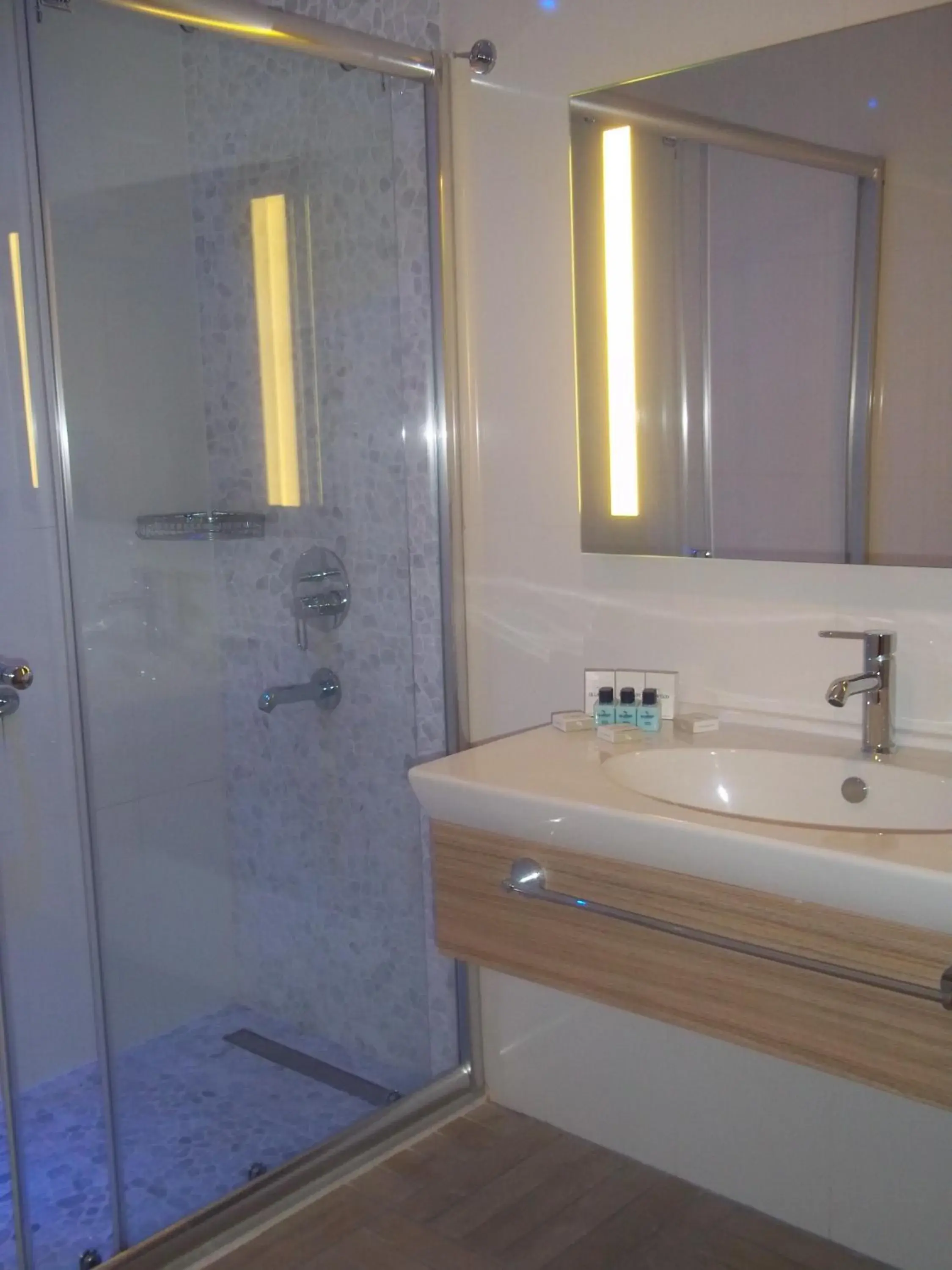 Bathroom in Blue Bay Platinum