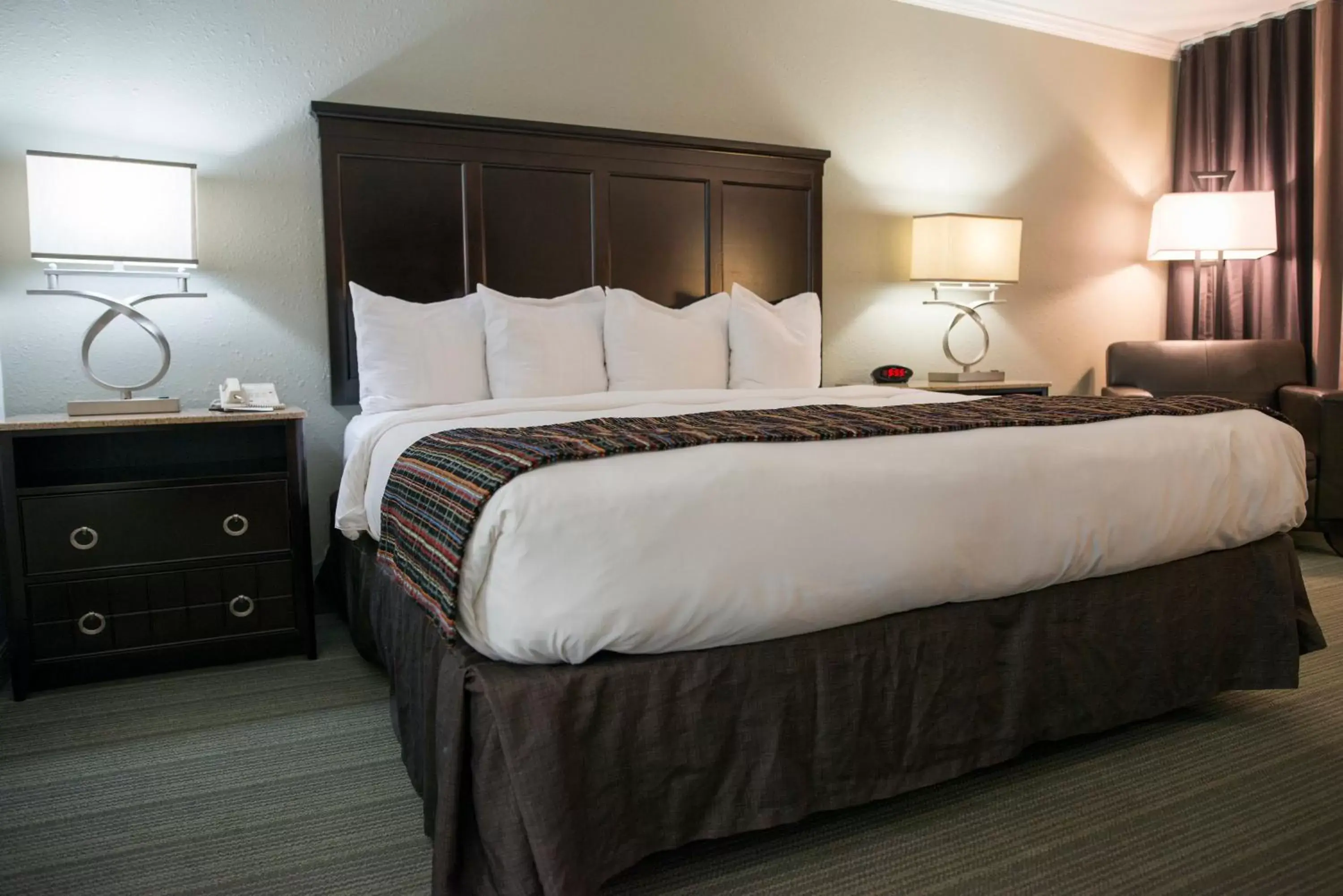 Bed in Country Inn & Suites by Radisson, Effingham, IL