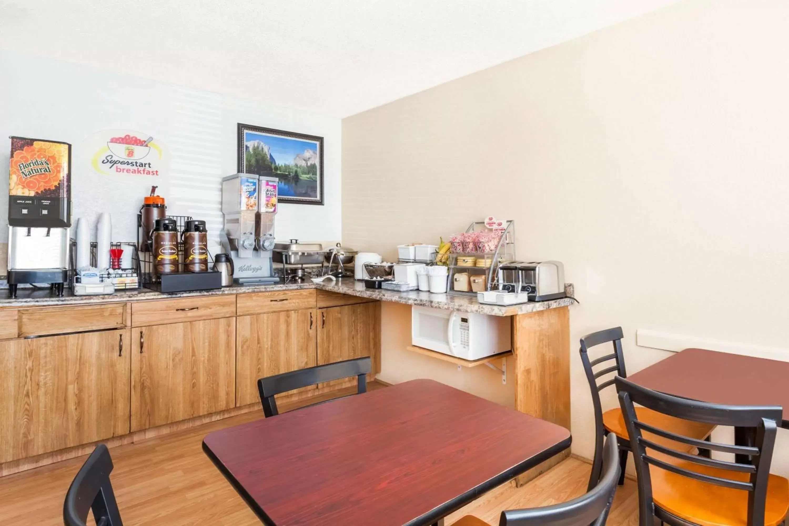 Restaurant/places to eat in Super 8 by Wyndham Montgomery Maybrook Restaurant/places to eat in Super 8 by Wyndham Montgomery Maybrook