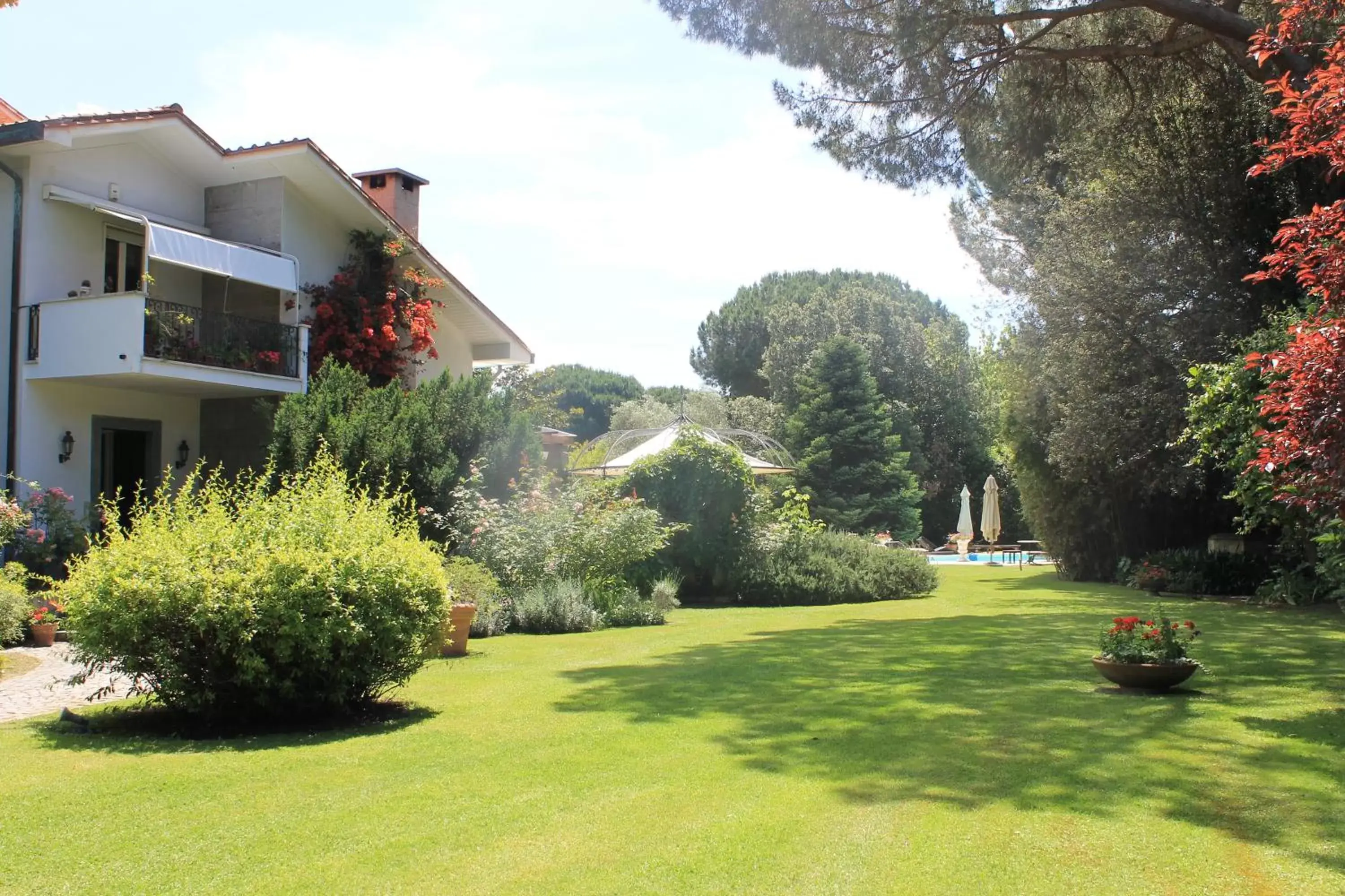 Garden in La Gaura Guest House