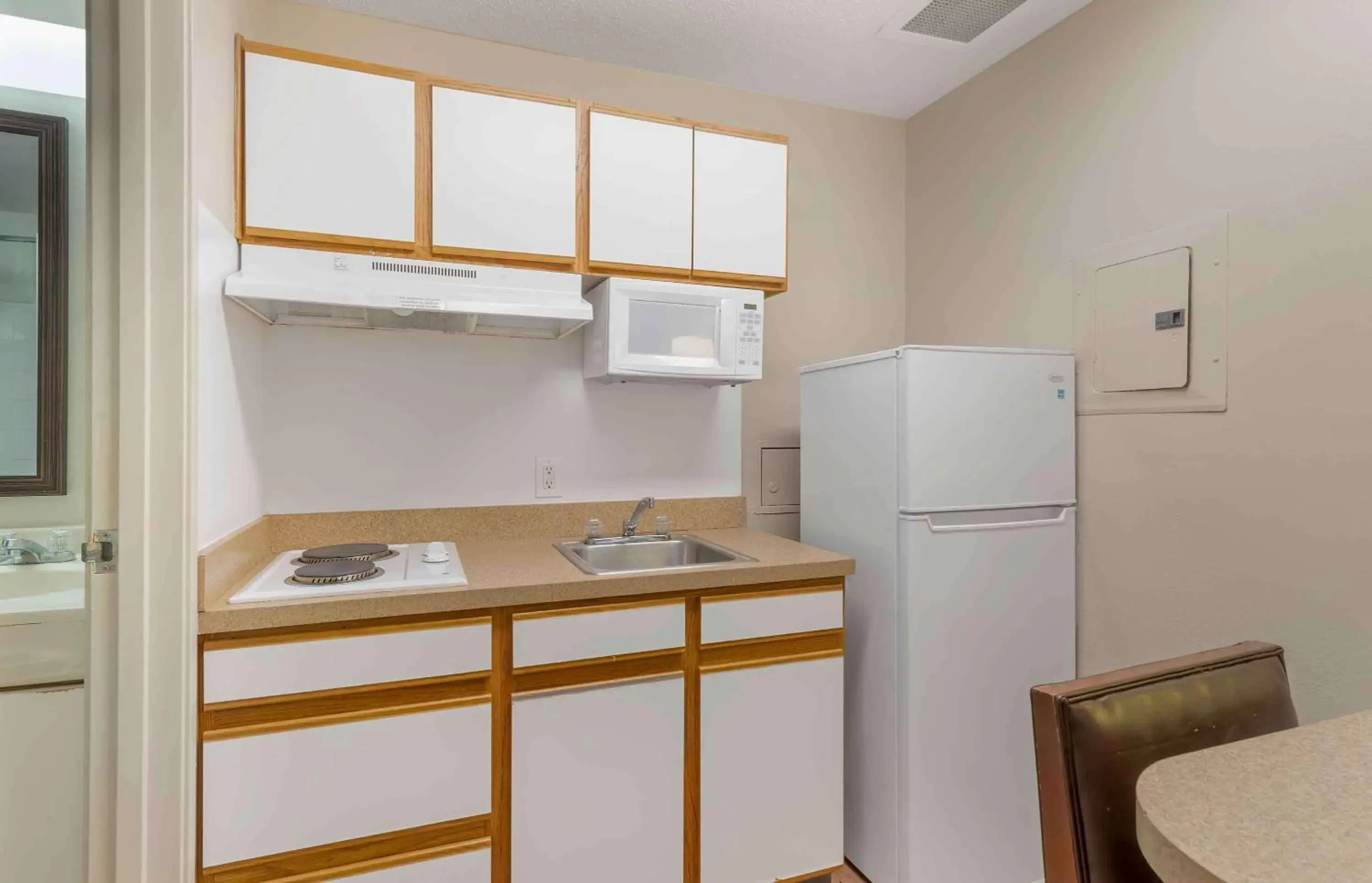 Bedroom, Kitchen/Kitchenette in Extended Stay America Suites - Richmond - West End - I-64