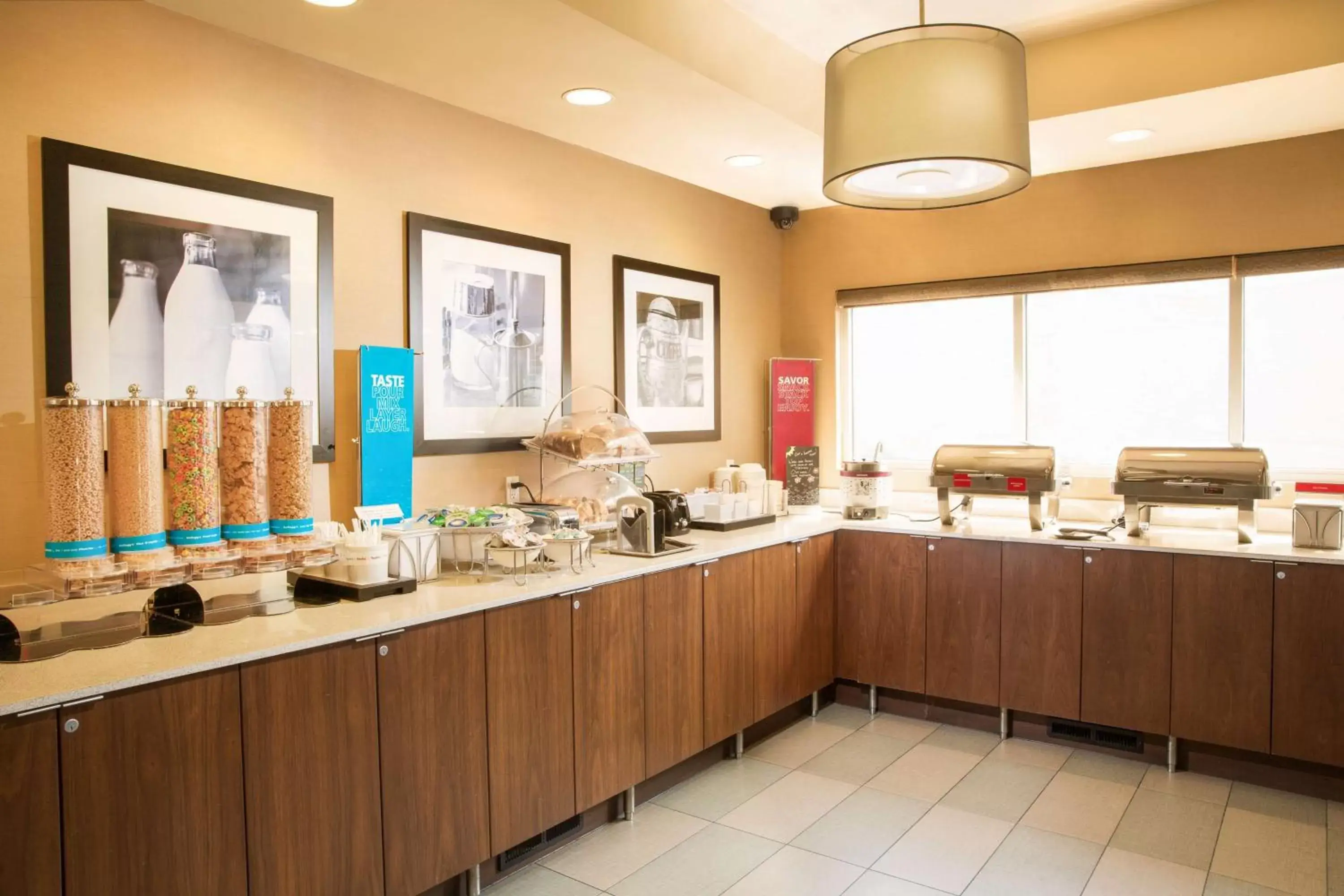 Breakfast, Restaurant/Places to Eat in Hampton Inn & Suites Seattle-Downtown
