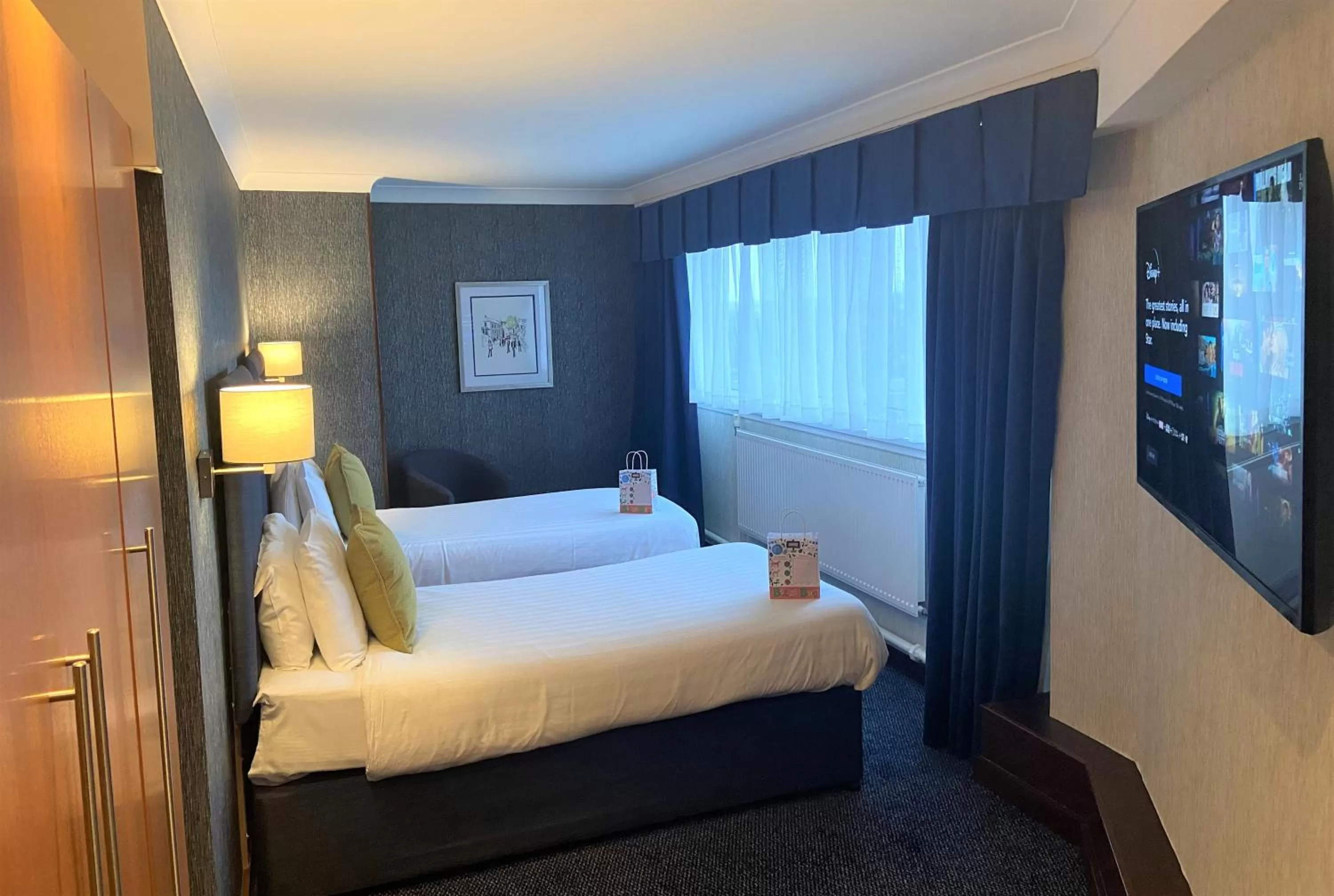 Photo of the whole room, Bed in The Liner at Liverpool