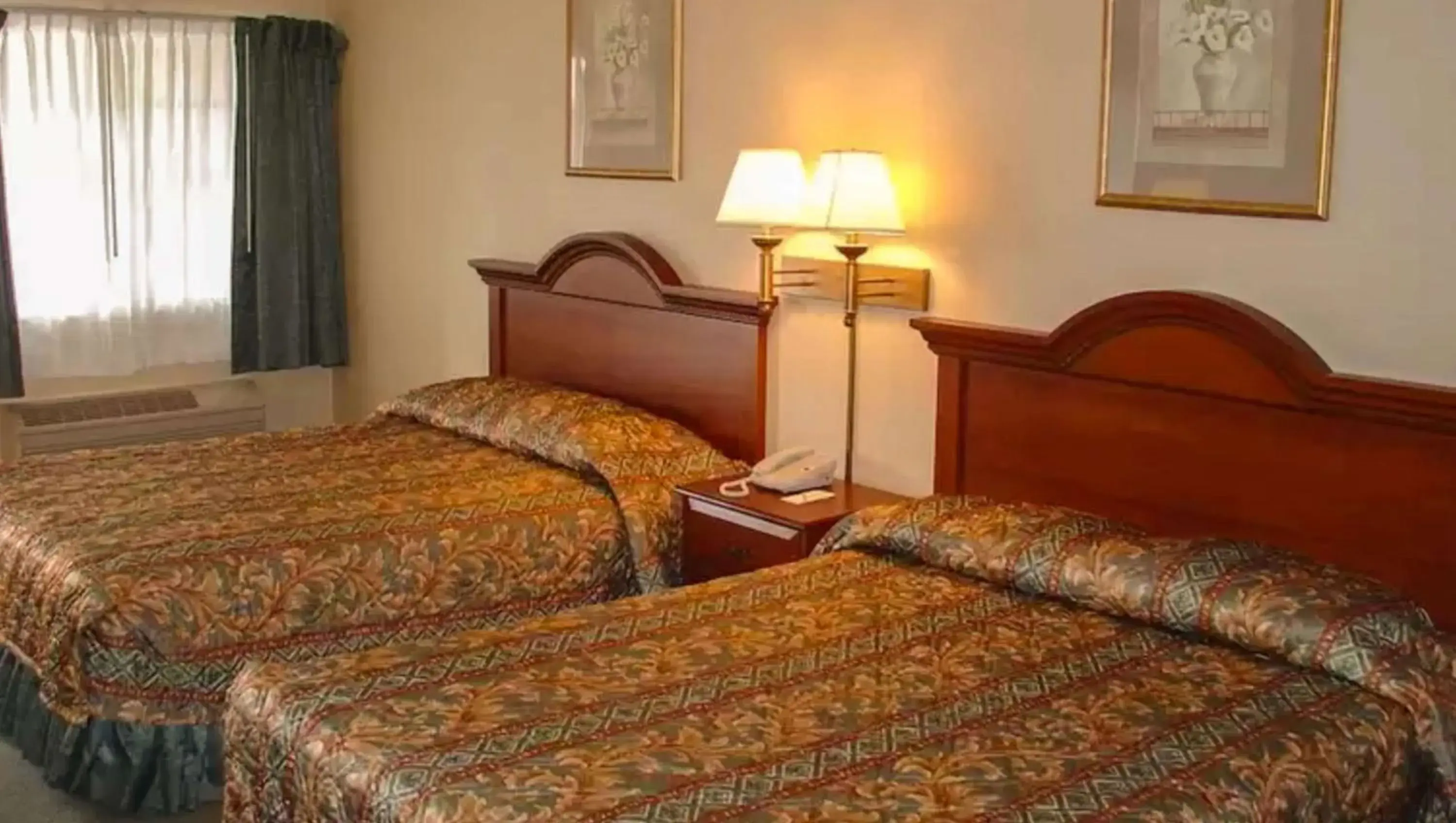 Photo of the whole room, Bed in Country Inn Banning