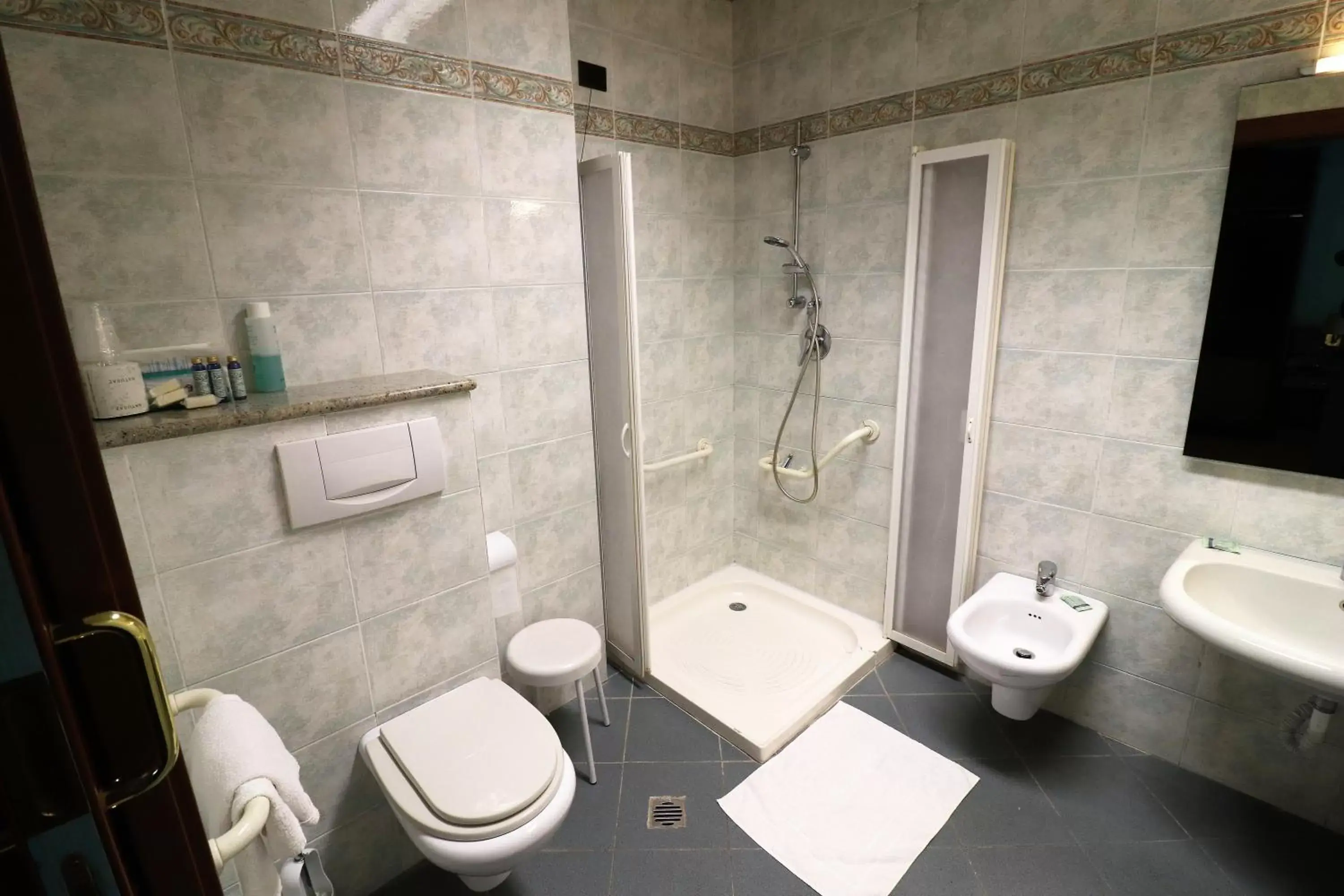 Bathroom in Hotel Domenichino