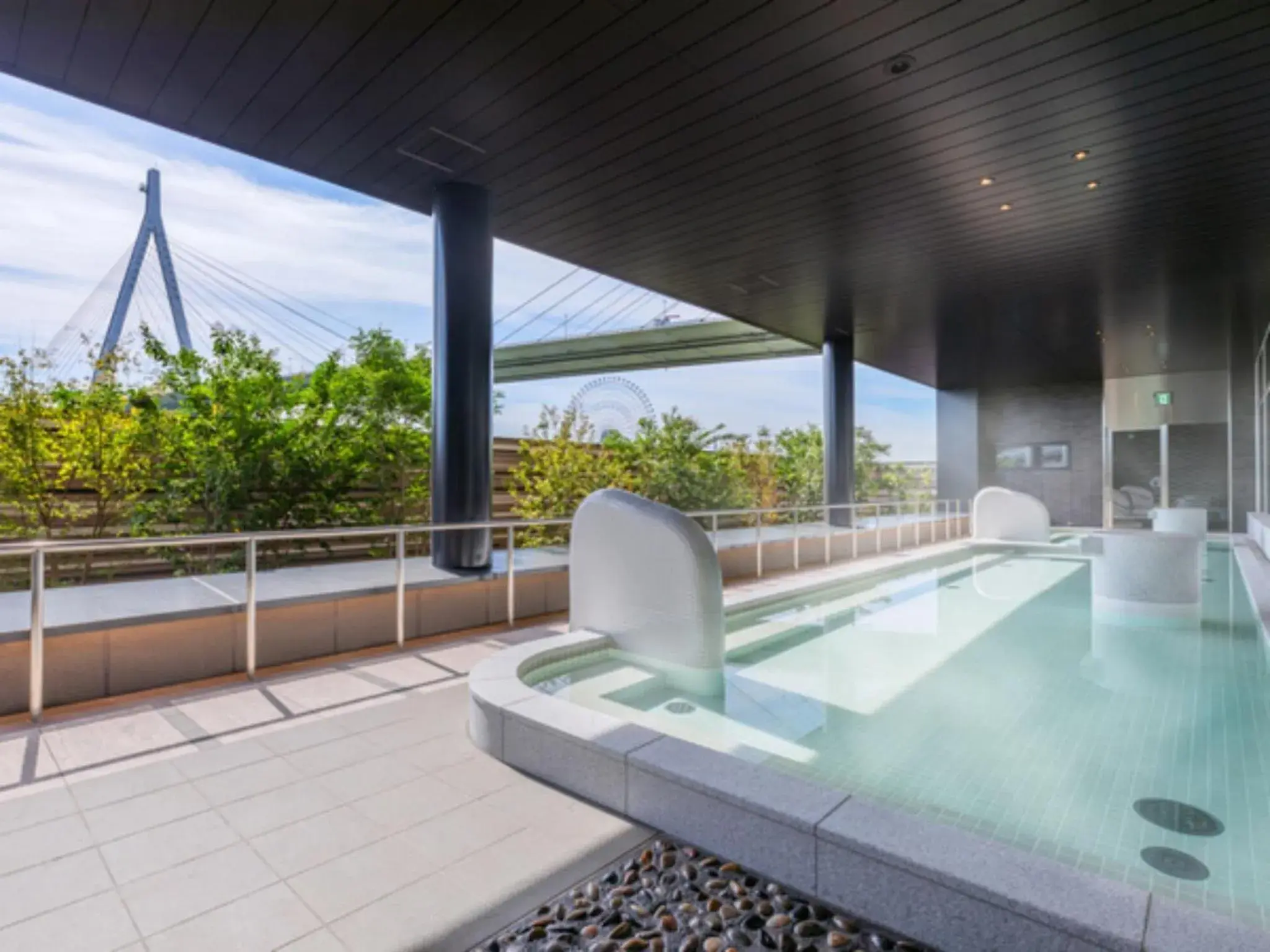 Open Air Bath, Swimming Pool in LIBER HOTEL AT UNIVERSAL STUDIOS JAPAN