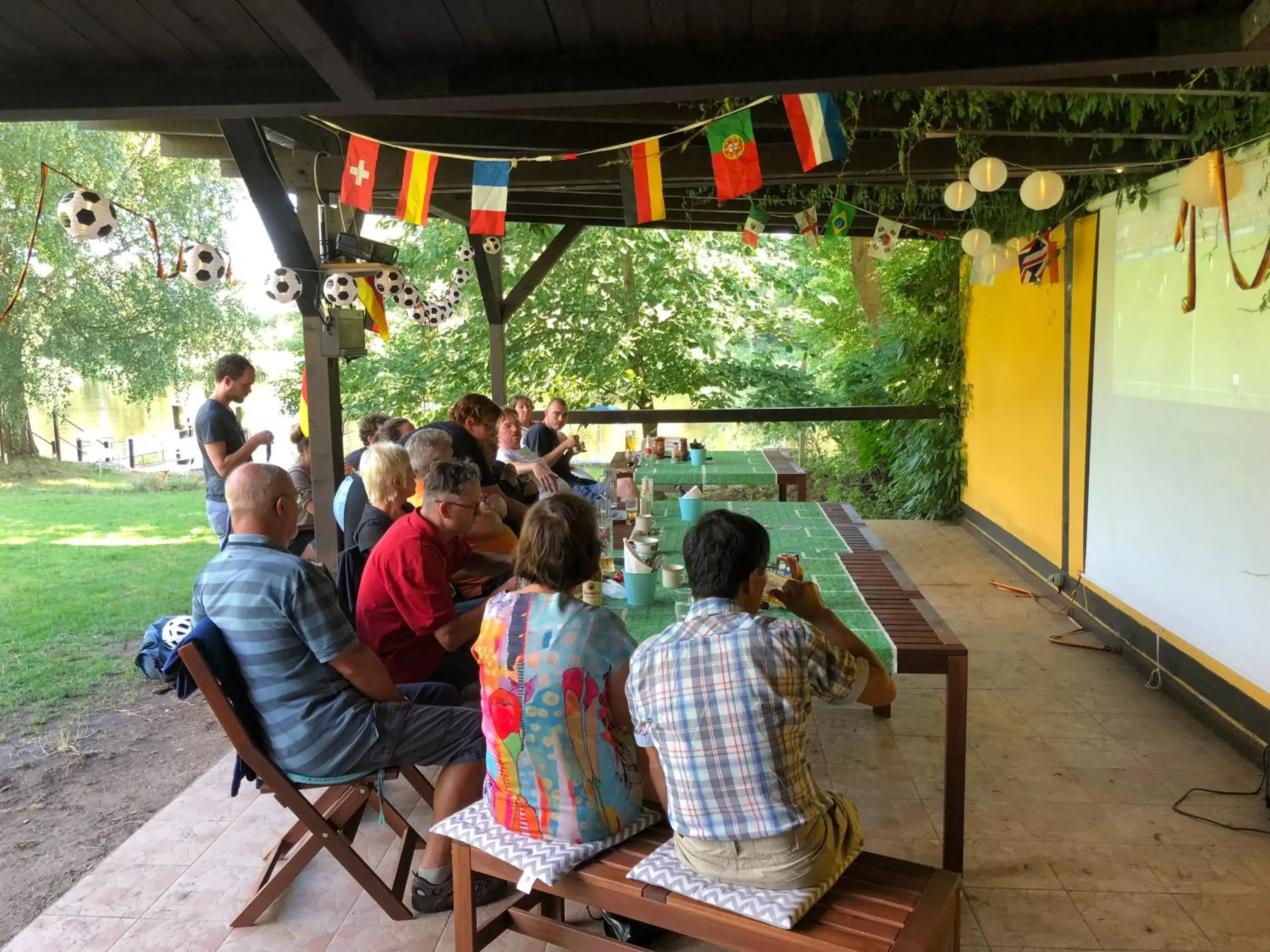 Restaurant/places to eat in Riverside Inn Restaurant/places to eat in Riverside Inn