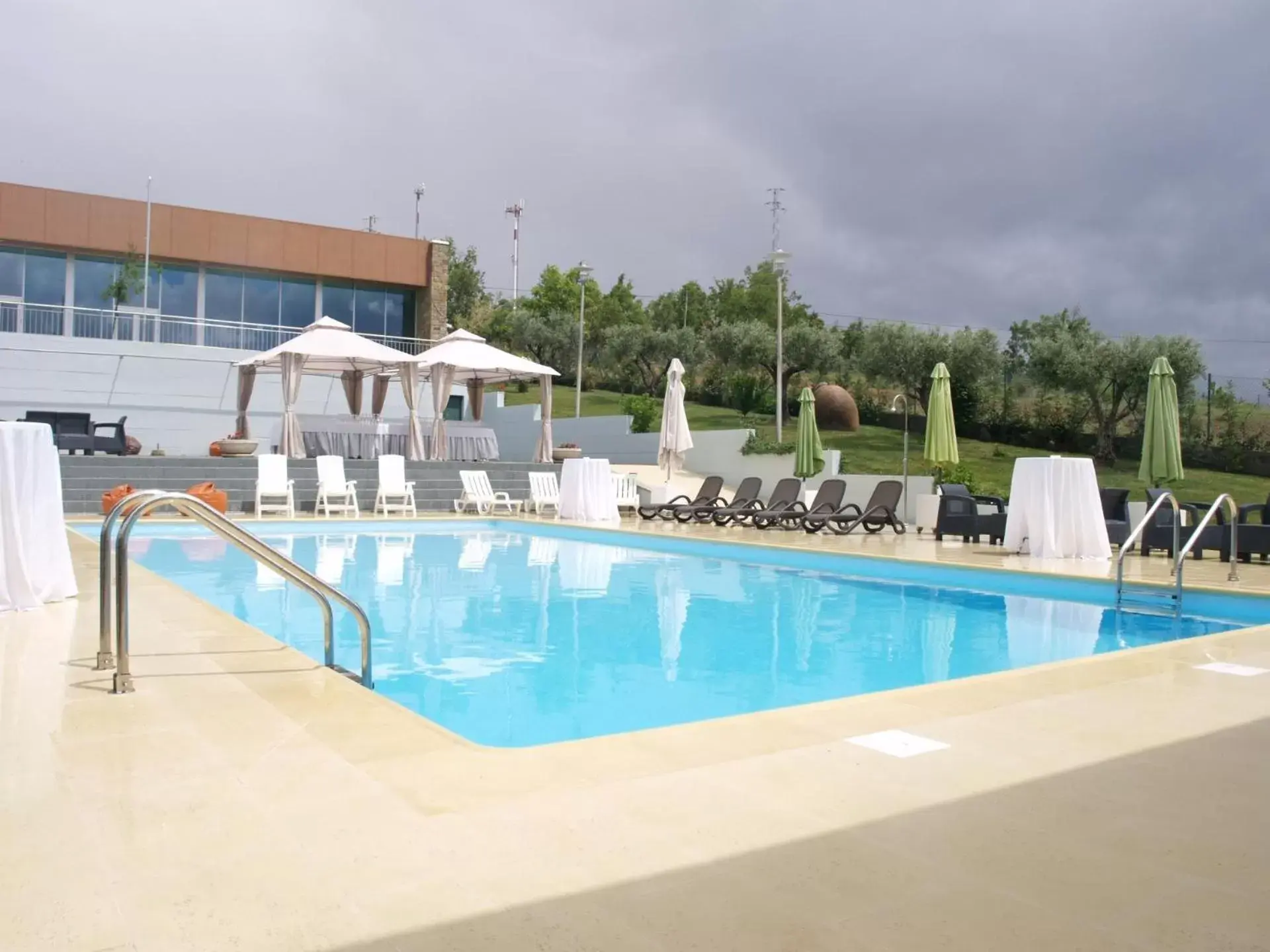 Swimming Pool in Hotel Estalagem Turismo