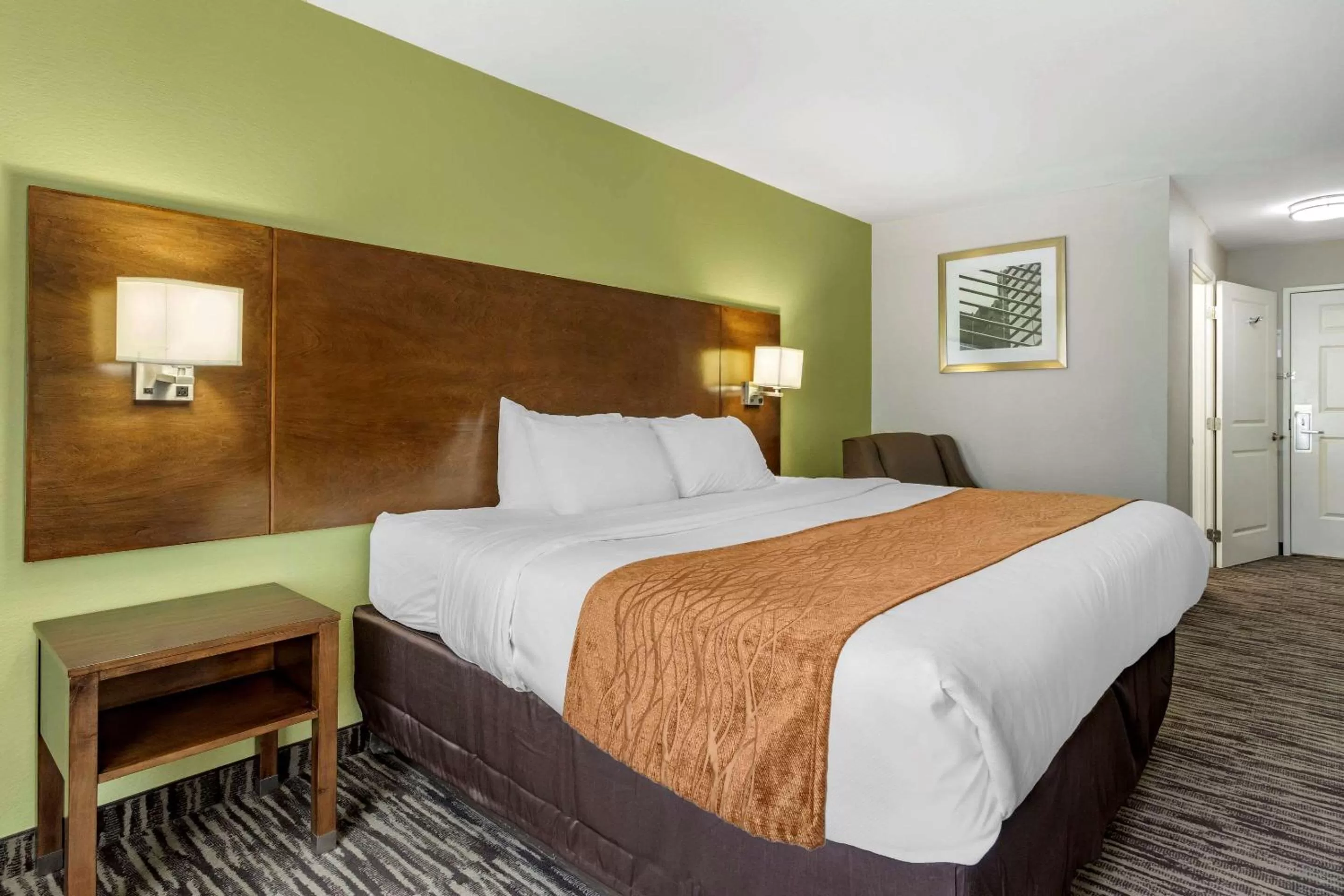 King Room - Accessible/Non-Smoking in Comfort Inn & Suites North Little Rock JFK Blvd
