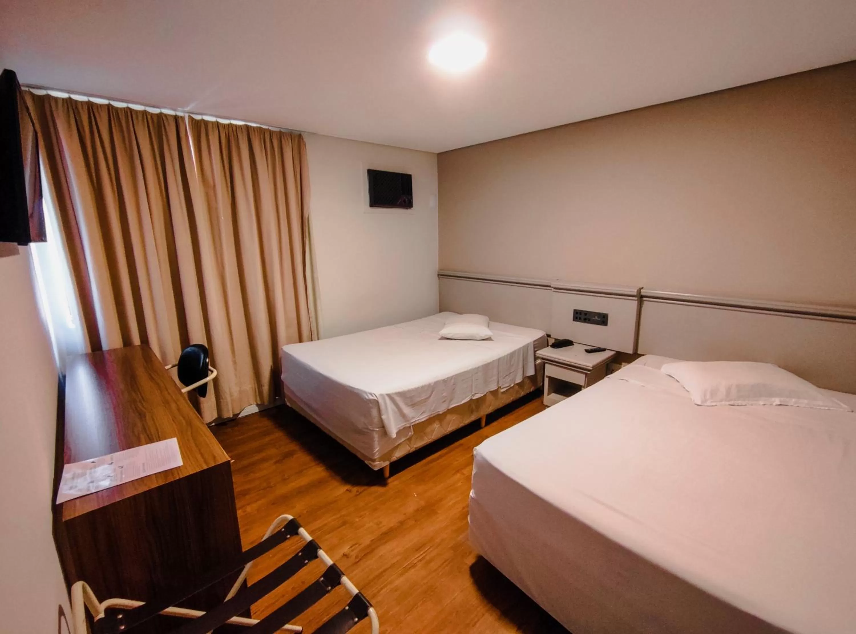 Bedroom, Bed in Granville Hotel