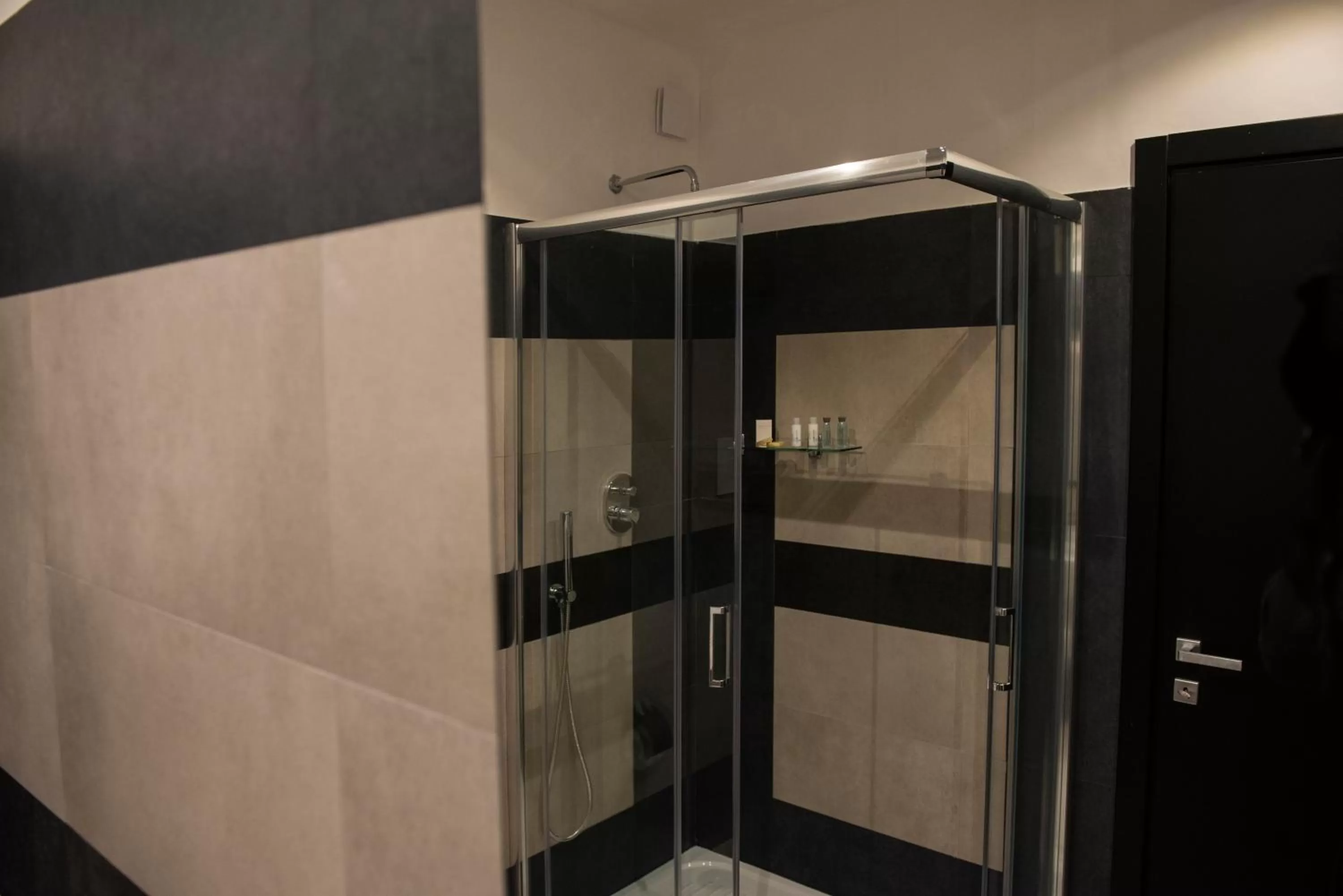 Bathroom in D'amelio'S suites