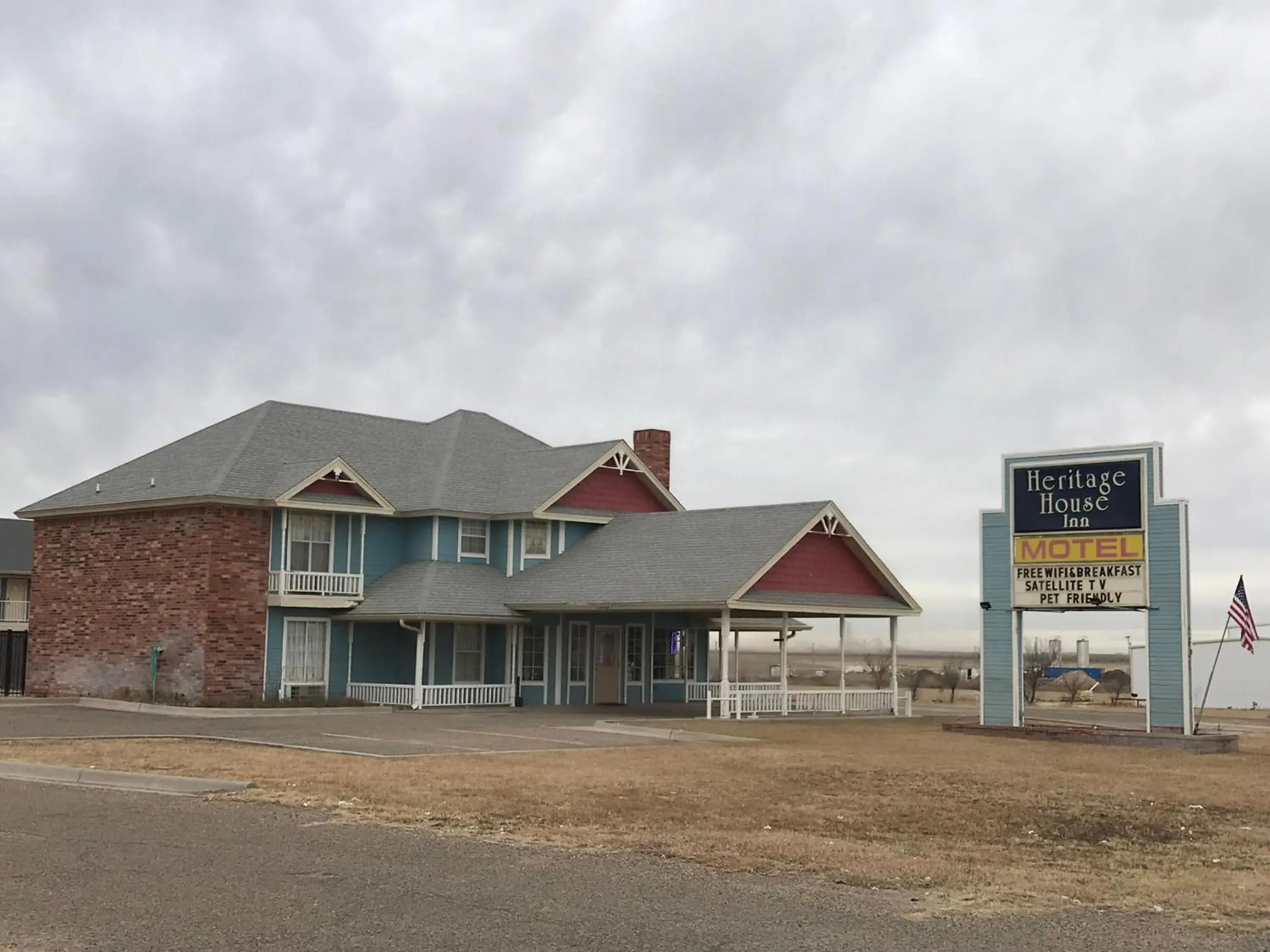 Property Building in Heritage House Inn