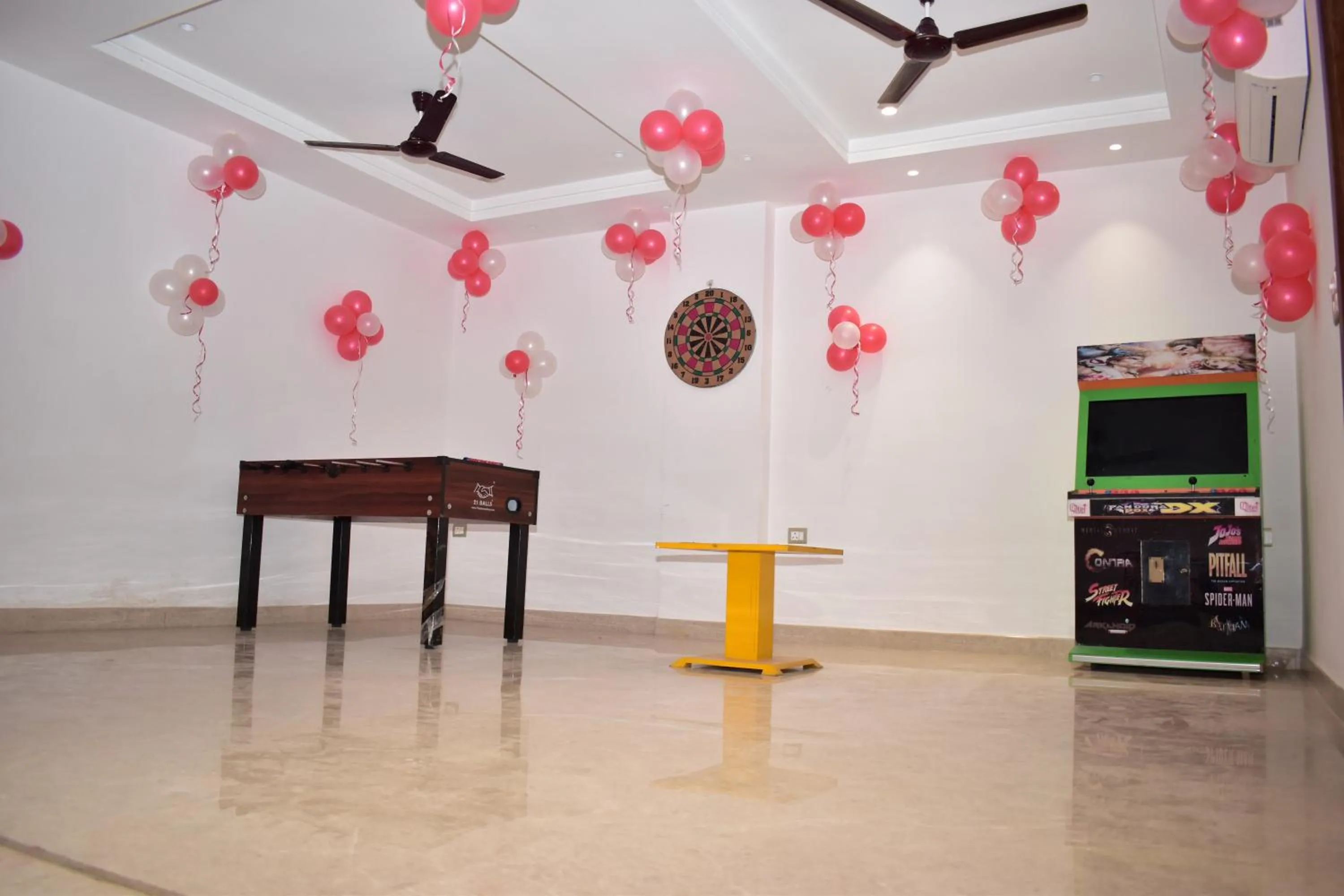 Property building in Qotel Comfort Ashok Vihar - Near Delhi University