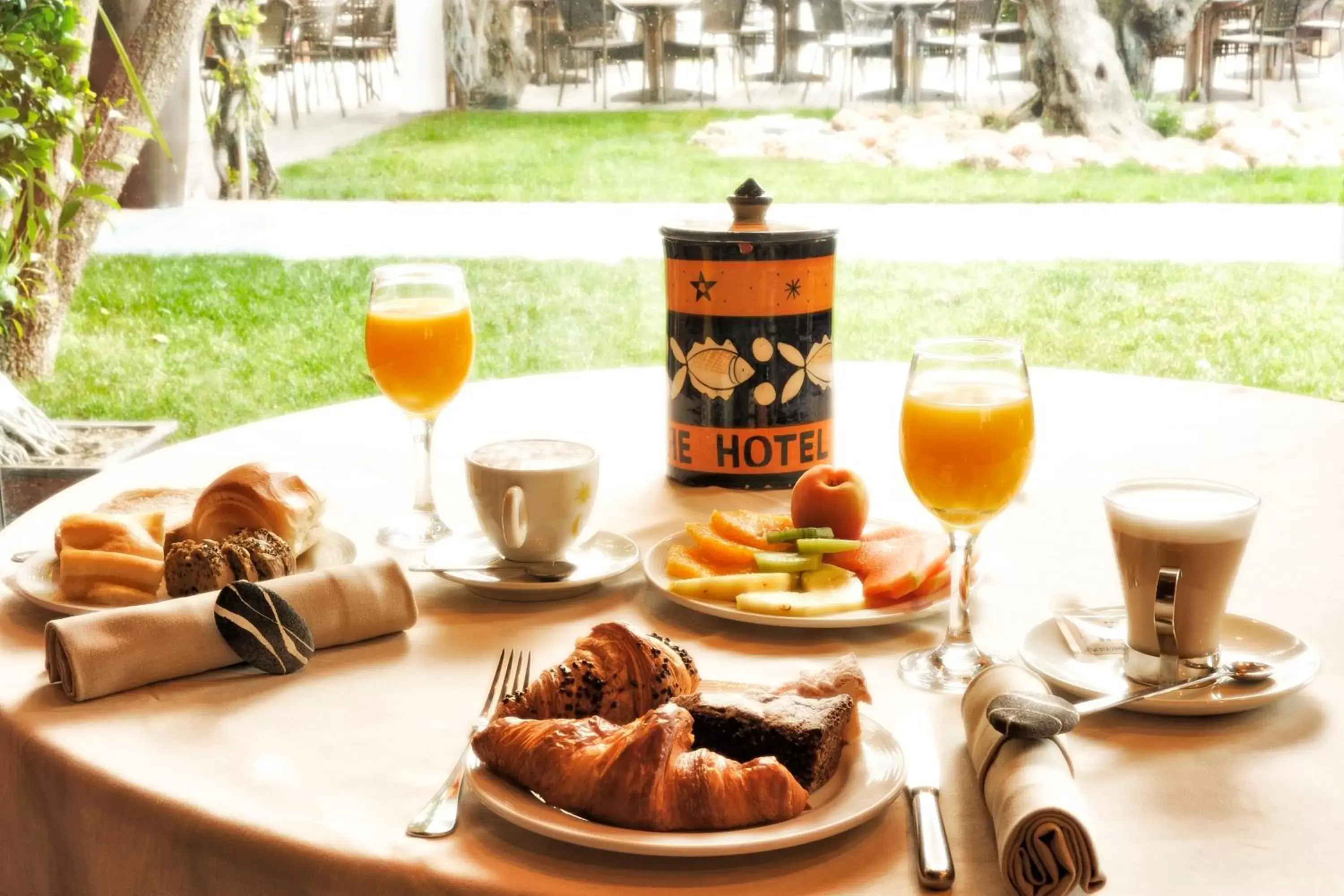 Buffet breakfast in Mare Hotel