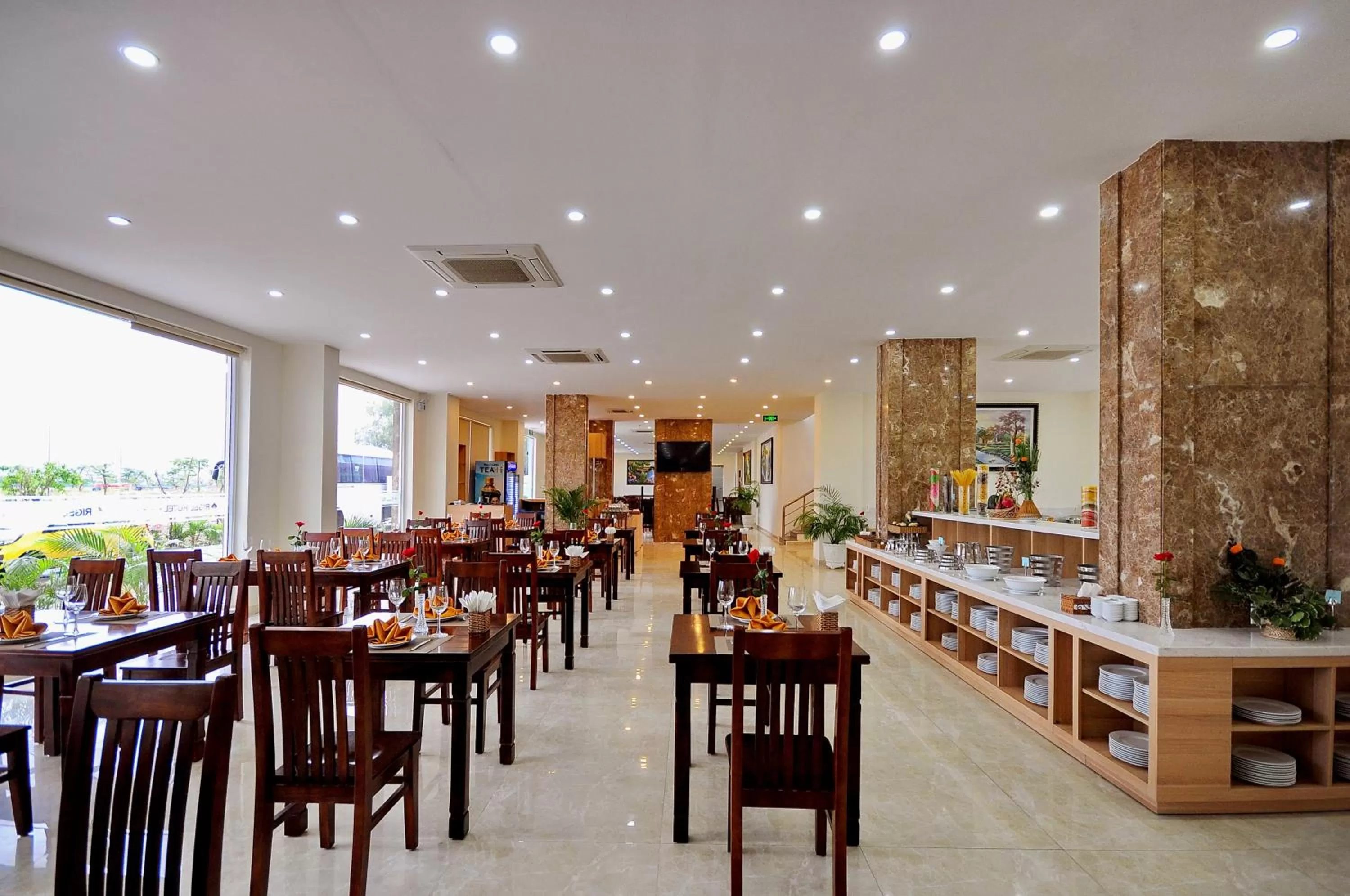 Restaurant/places to eat in Rigel Hotel