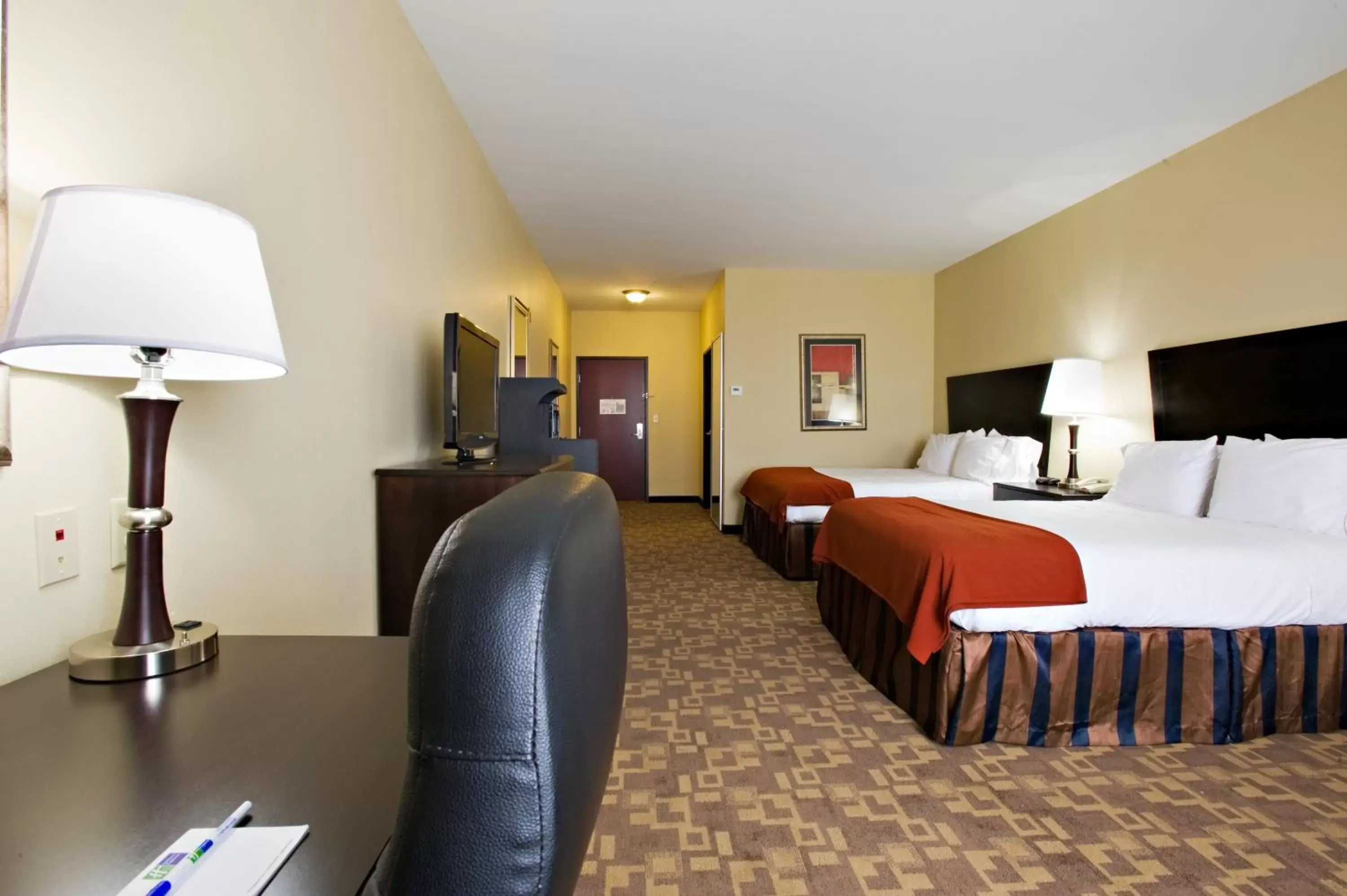 Photo of the whole room, Bed in Holiday Inn Express and Suites Snyder, an IHG Hotel