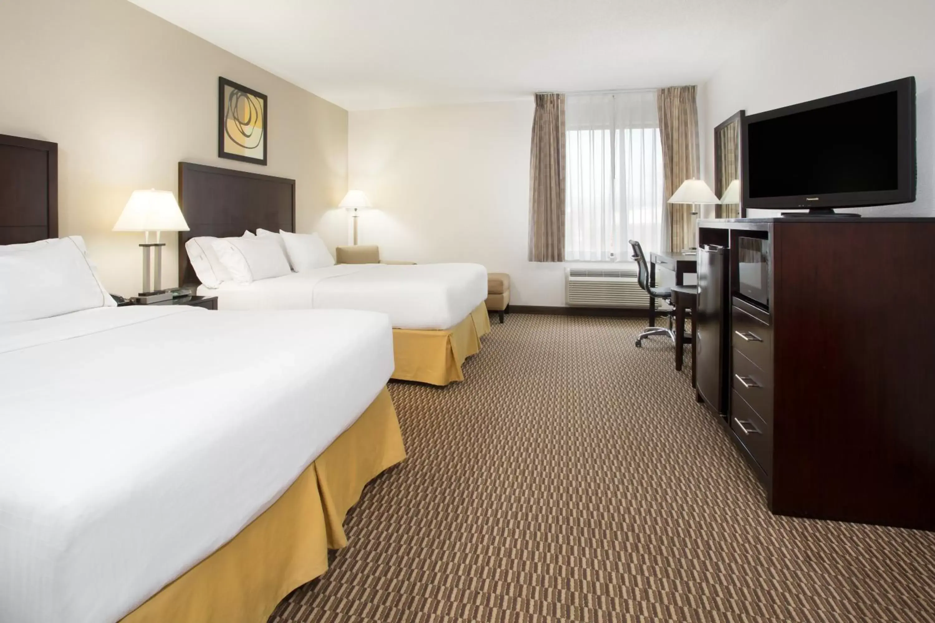 Photo of the whole room, Bed in Holiday Inn Express Lexington Southwest Nicholasville, an IHG Hotel