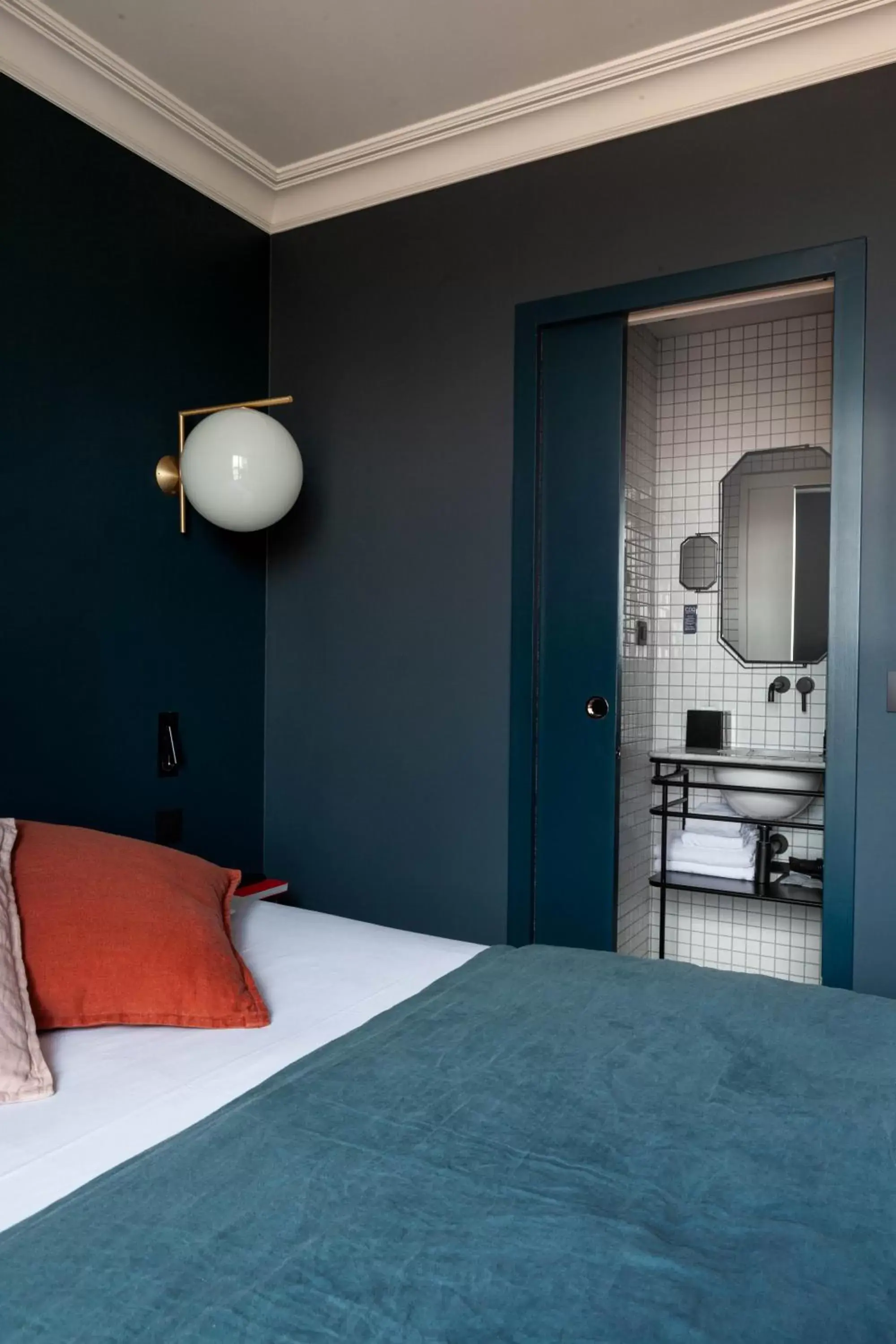 Bedroom, Bed in COQ Hotel Paris