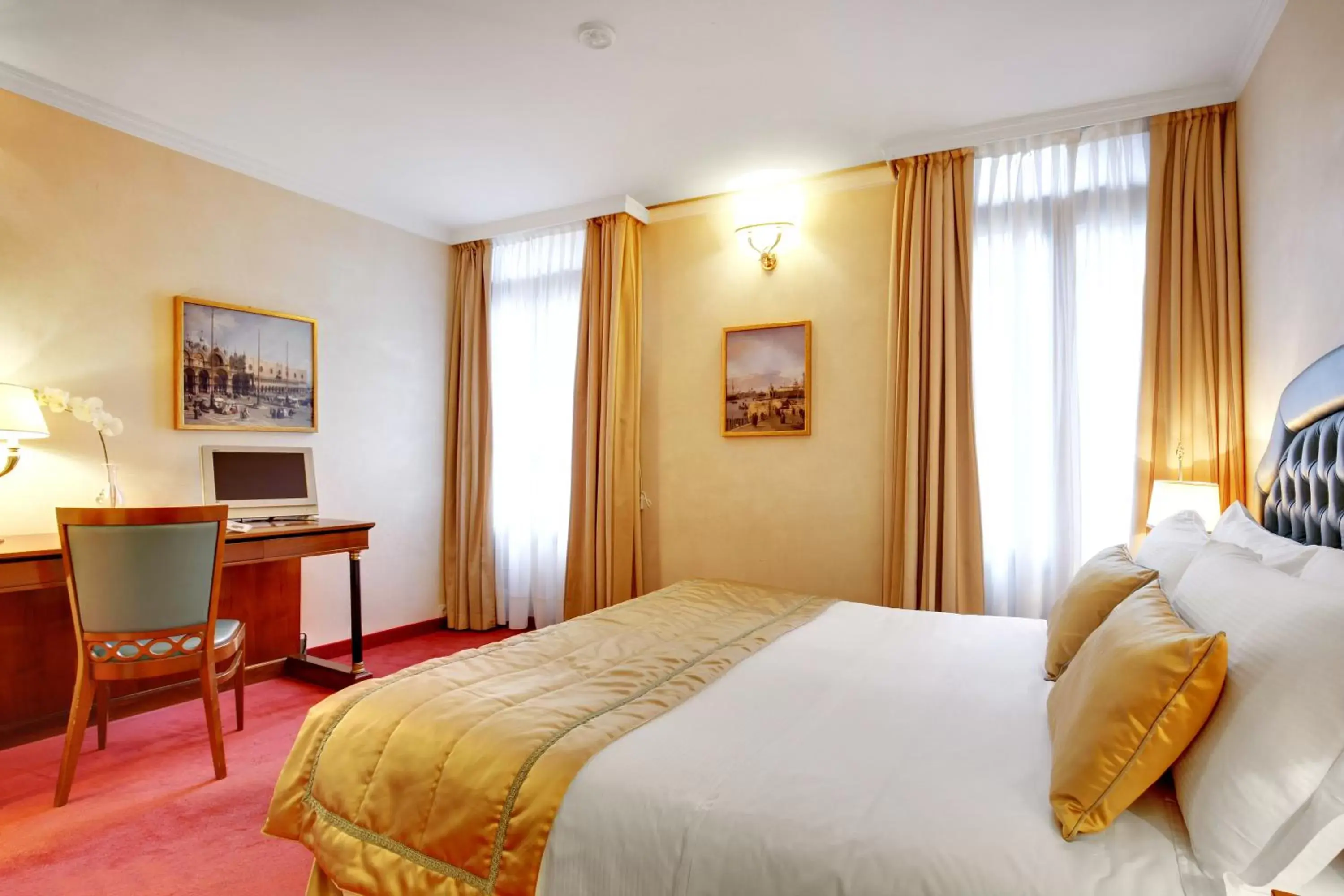 Photo of the whole room, Room Photo in Hotel Donà Palace
