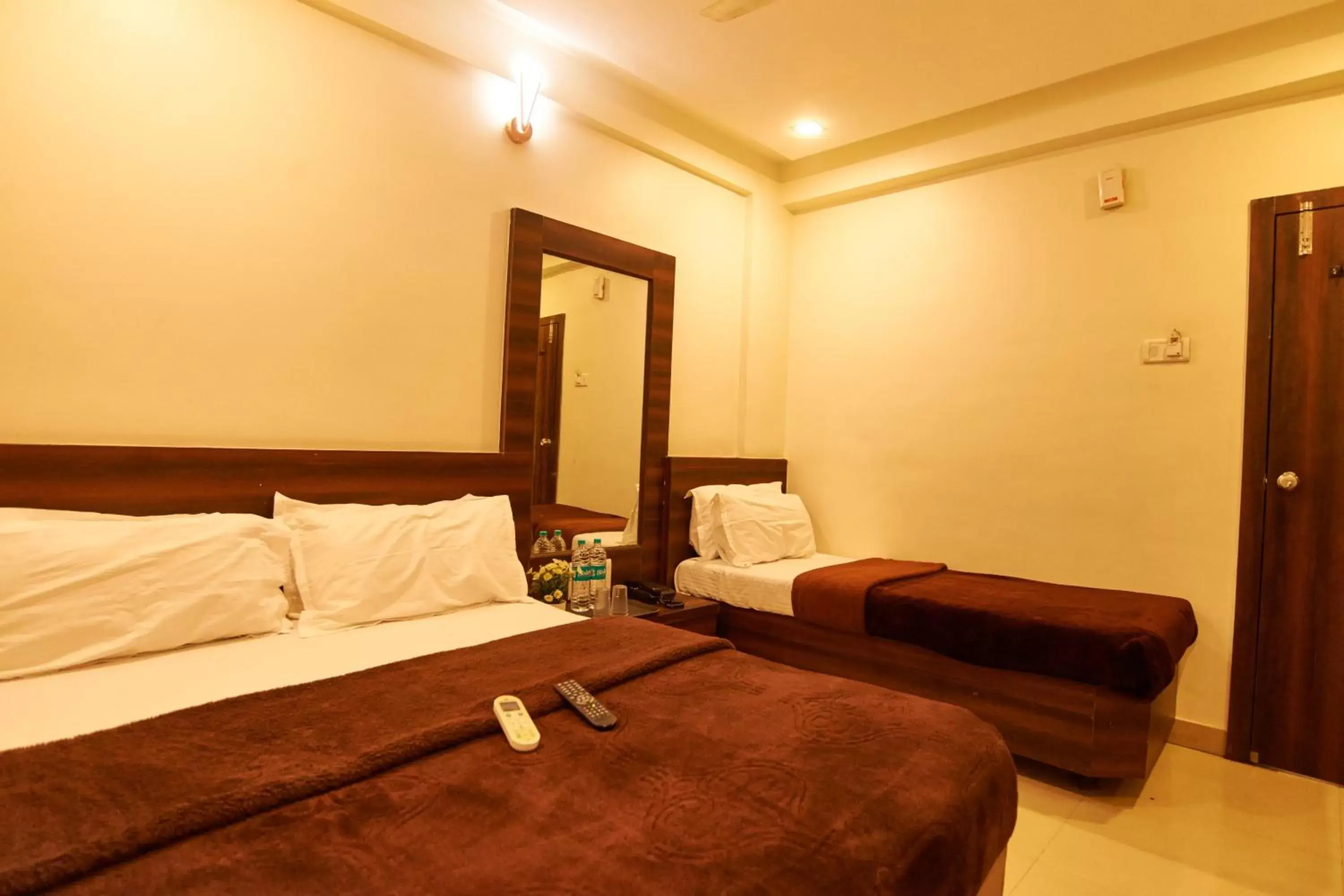 Bedroom, Bed in Hotel Disha Palace