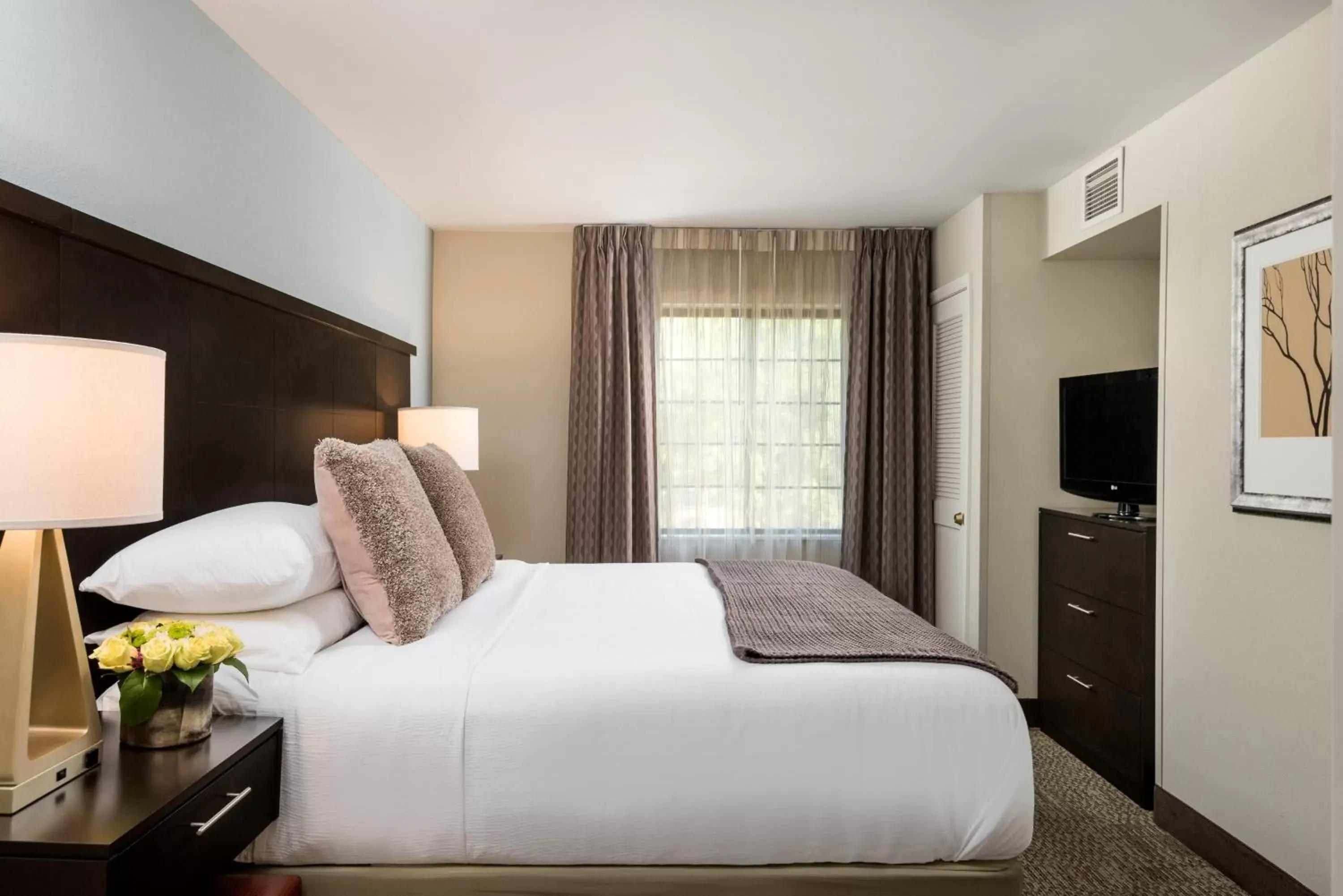 Photo of the whole room, Bed in Staybridge Suites Chantilly Dulles Airport, an IHG Hotel
