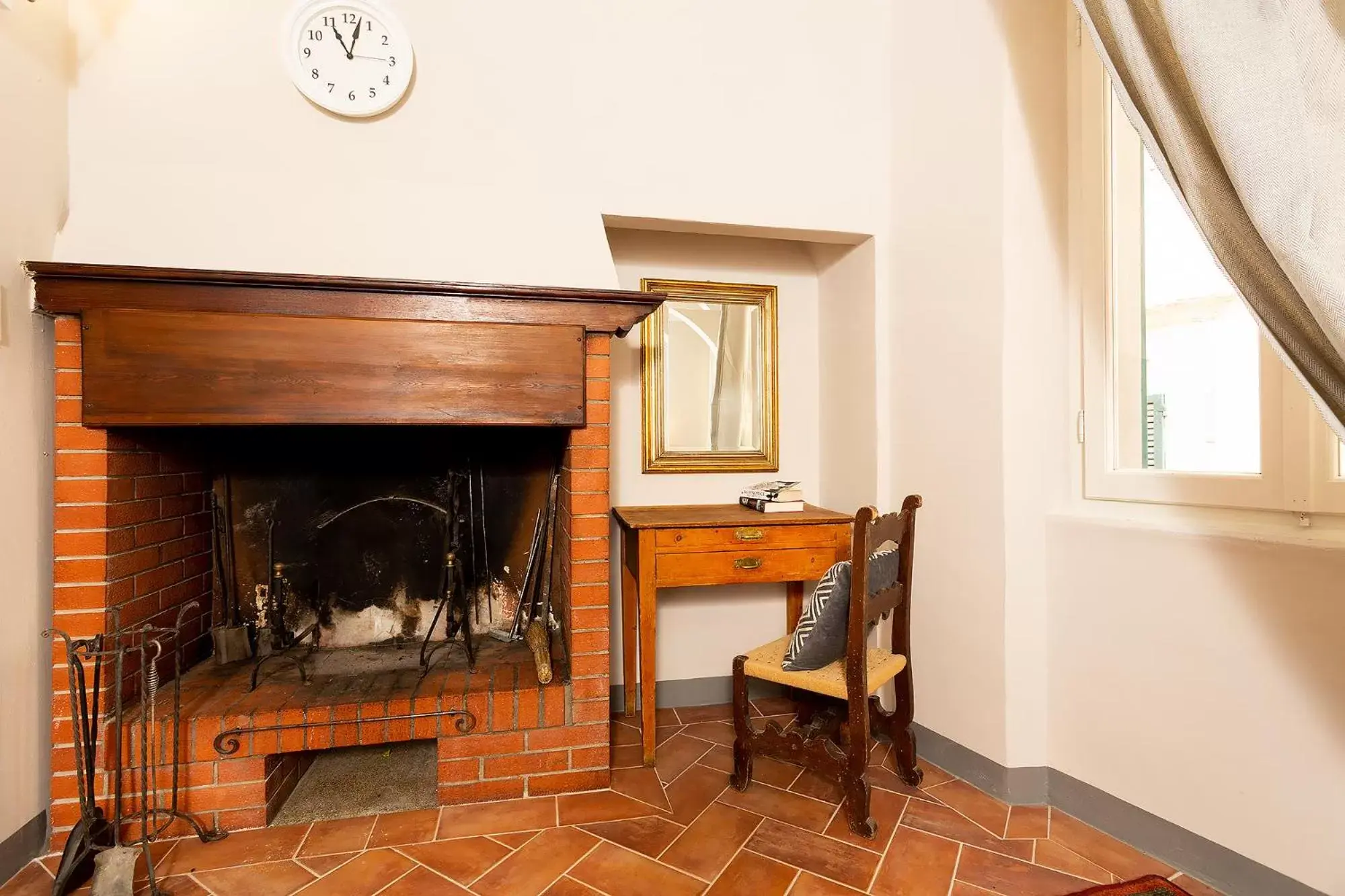 Bedroom, TV/Entertainment Center in Casa Dreosti