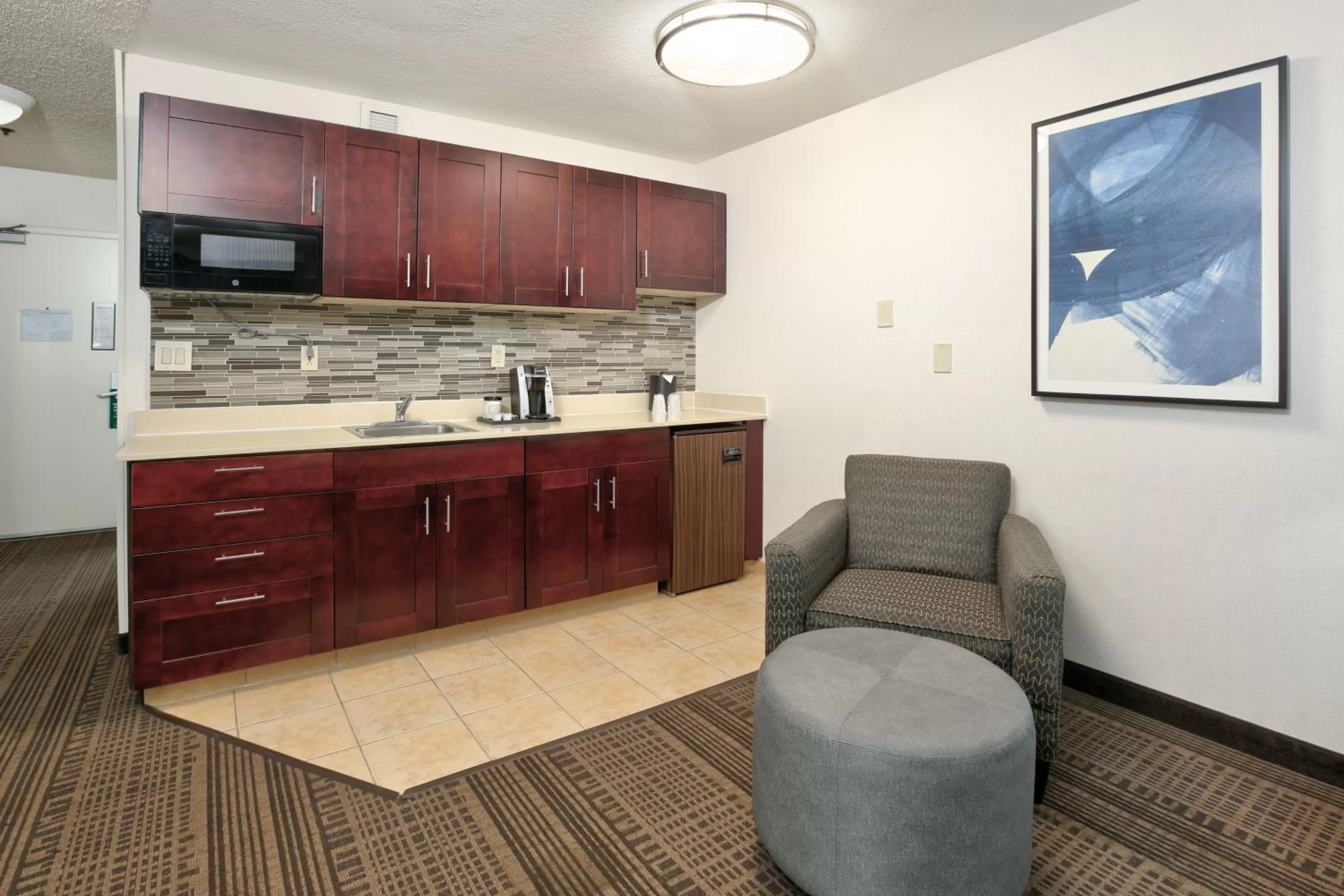 kitchen in Holiday Inn & Suites Santa Maria by IHG