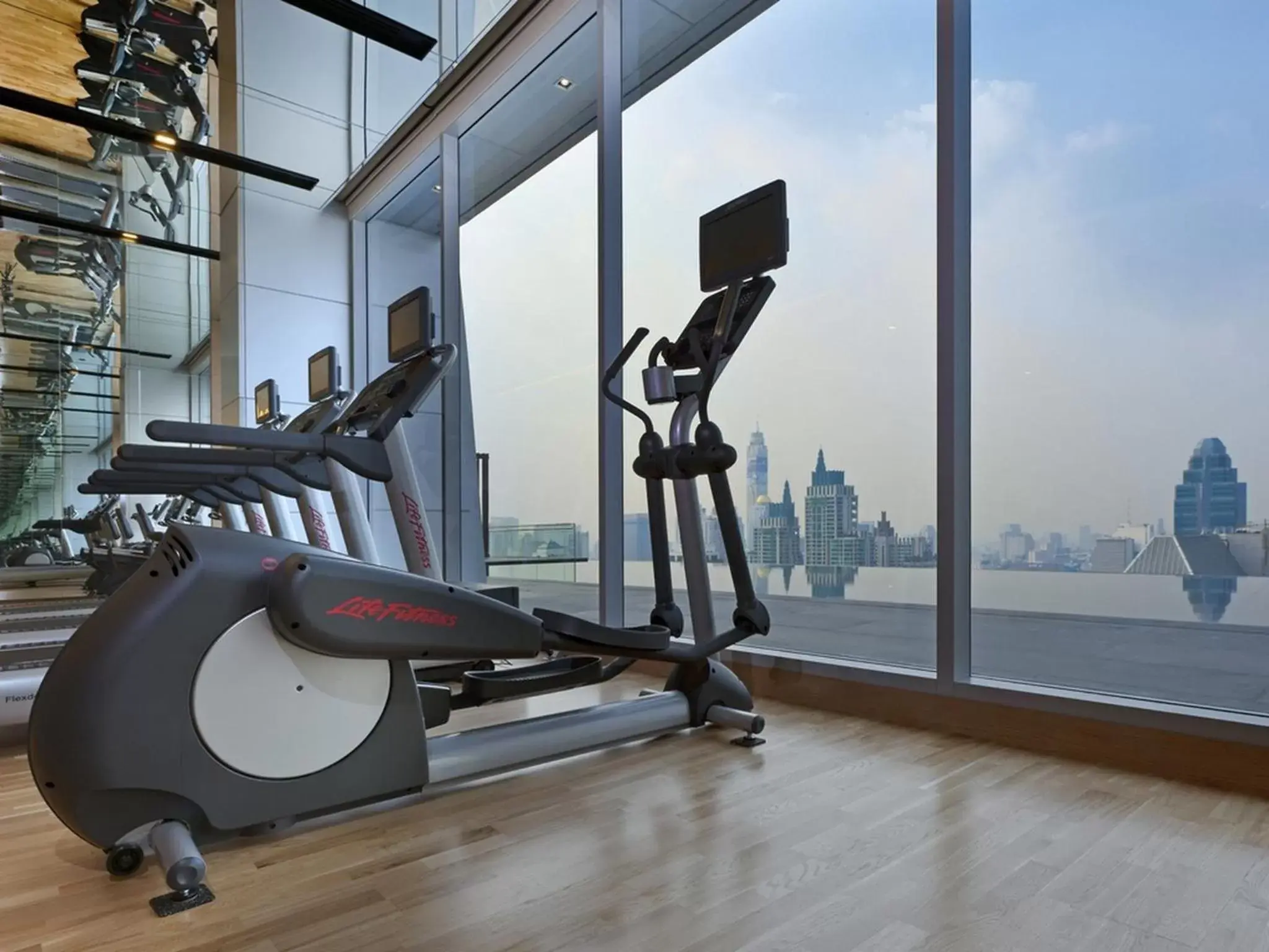 Fitness centre/facilities in The Okura Prestige Bangkok Fitness centre/facilities in The Okura Prestige Bangkok