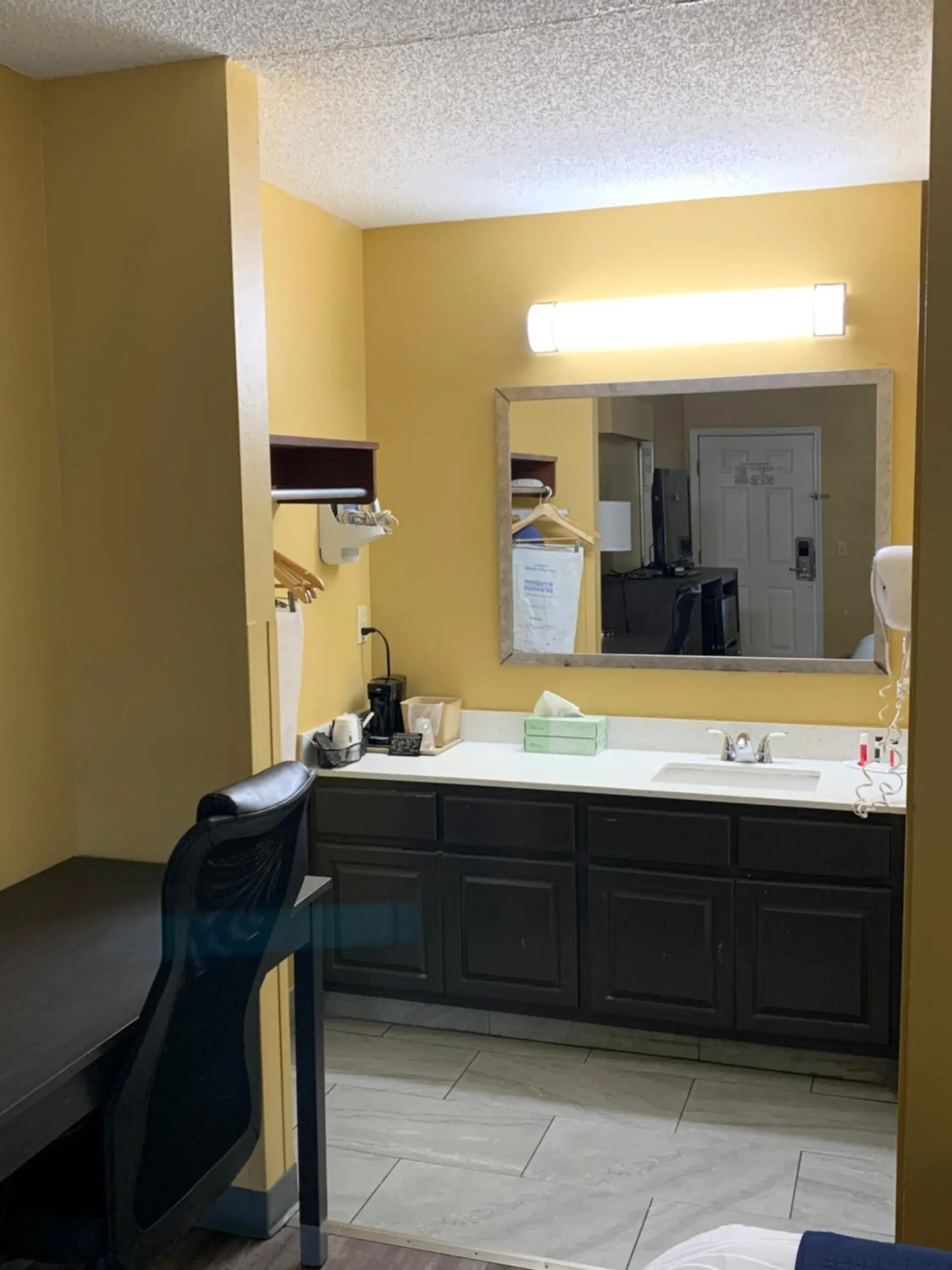 Bathroom, Kitchen/Kitchenette in Baymont by Wyndham Selma