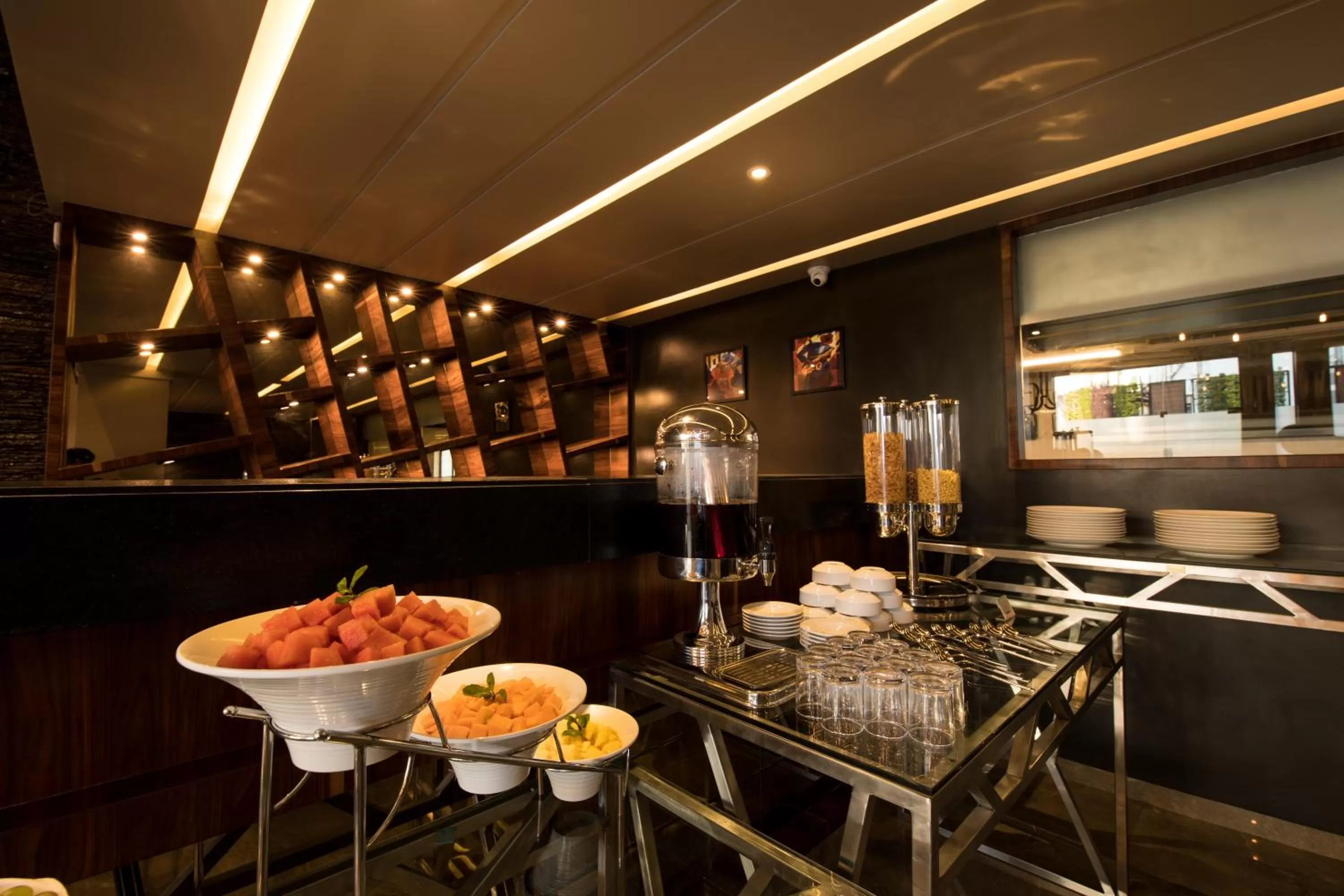 Food and drinks in Hotel Aurus