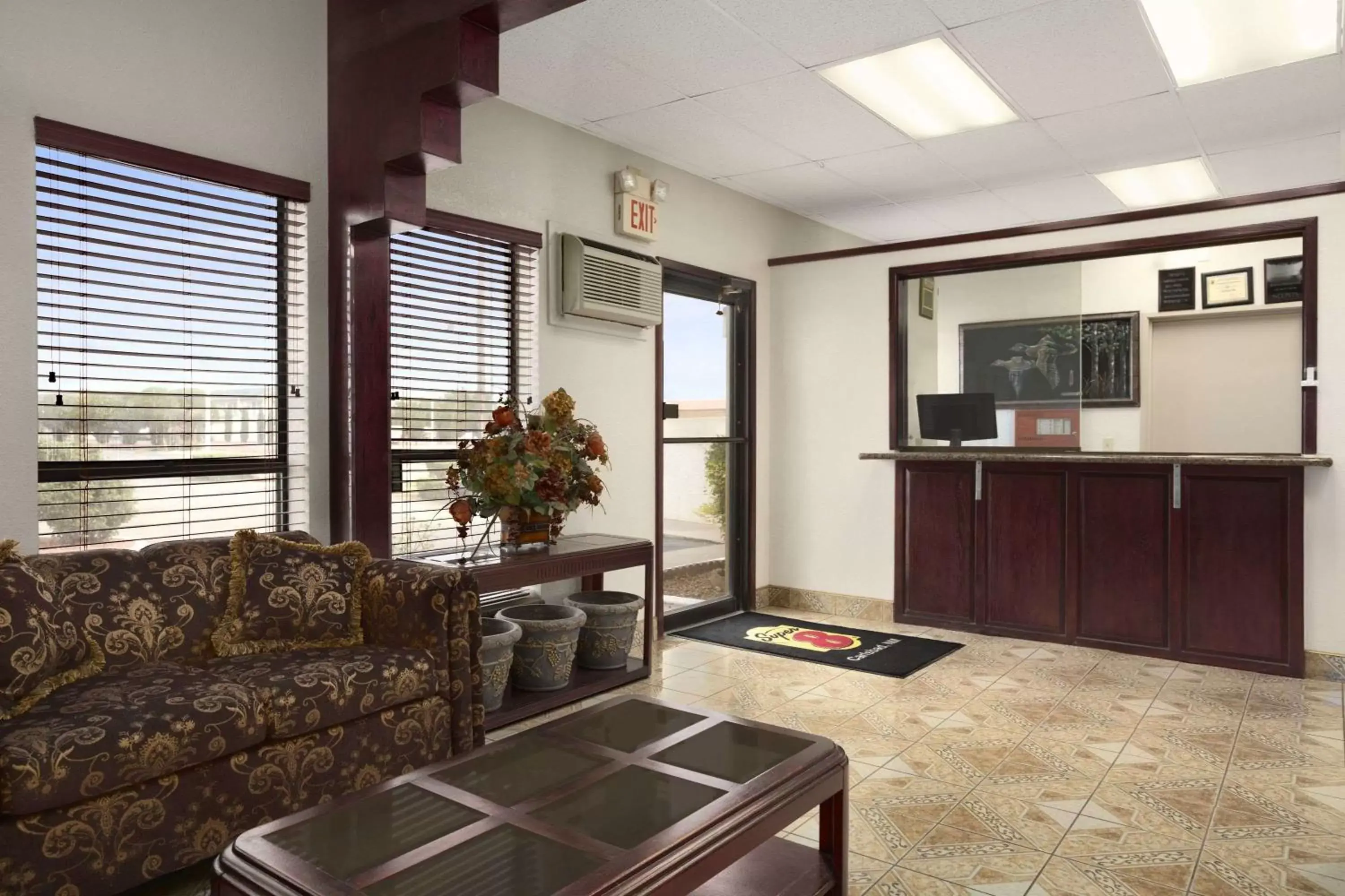 Lobby or reception, Lobby/Reception in Super 8 by Wyndham Carlsbad