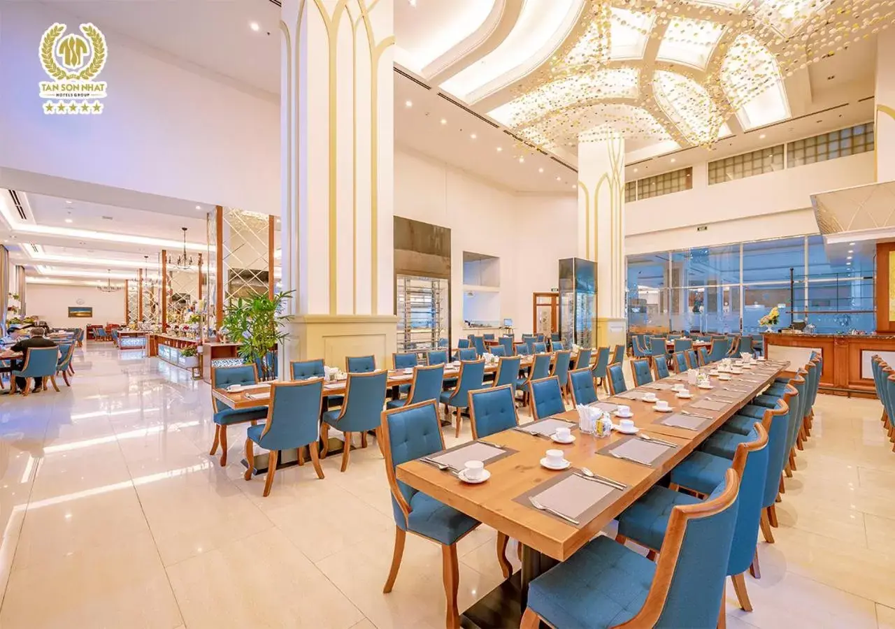 Buffet breakfast in Tan Son Nhat Saigon Hotel Buffet breakfast in Tan Son Nhat Saigon Hotel