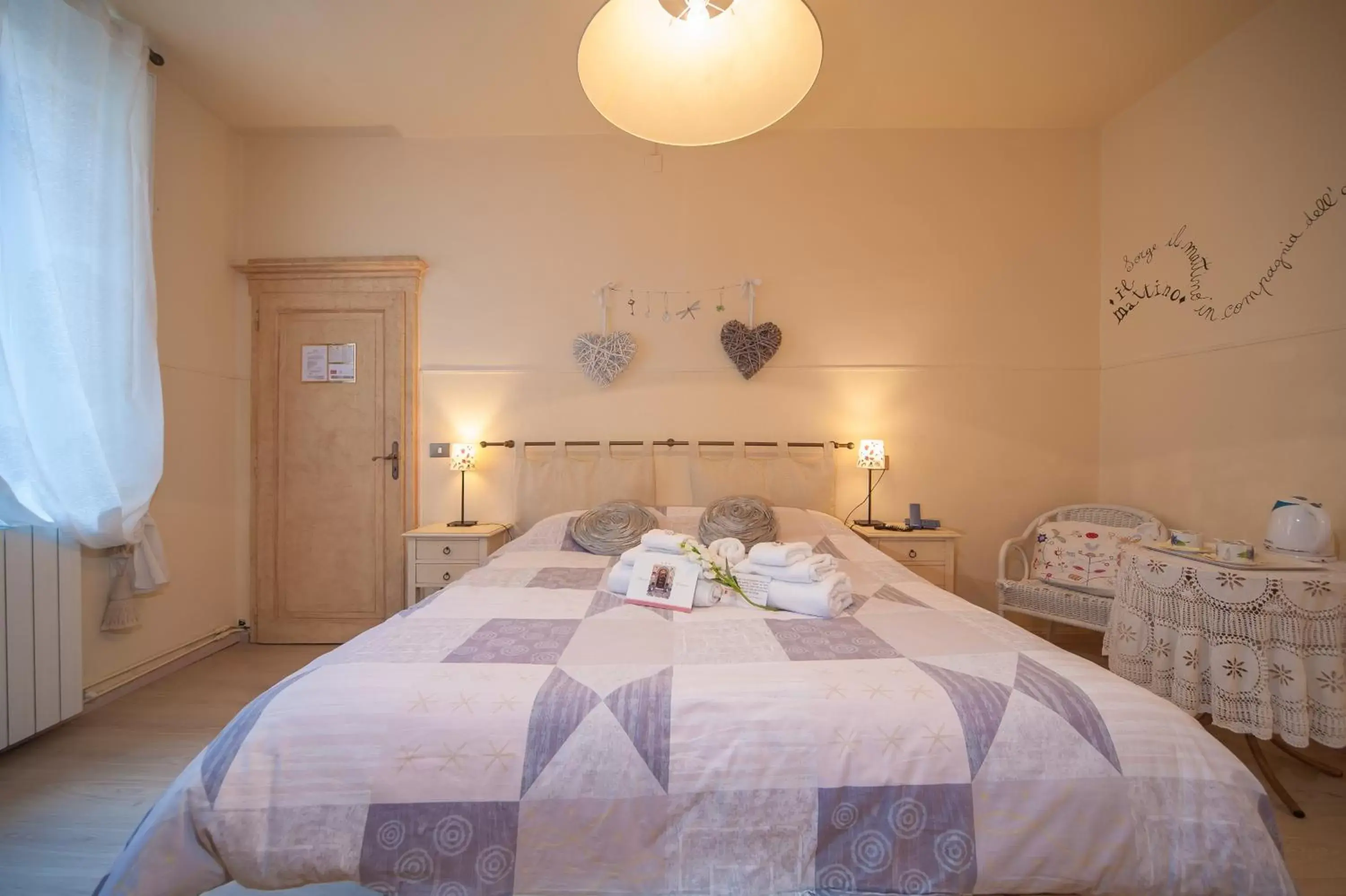 Bedroom, Bed in Albergo Etruria