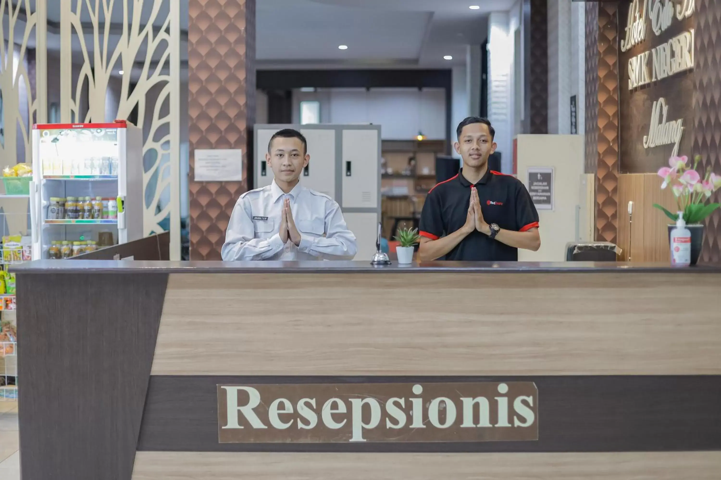 Lobby or reception in RedDoorz Syariah @ Klojen Malang Lobby or reception in RedDoorz Syariah @ Klojen Malang