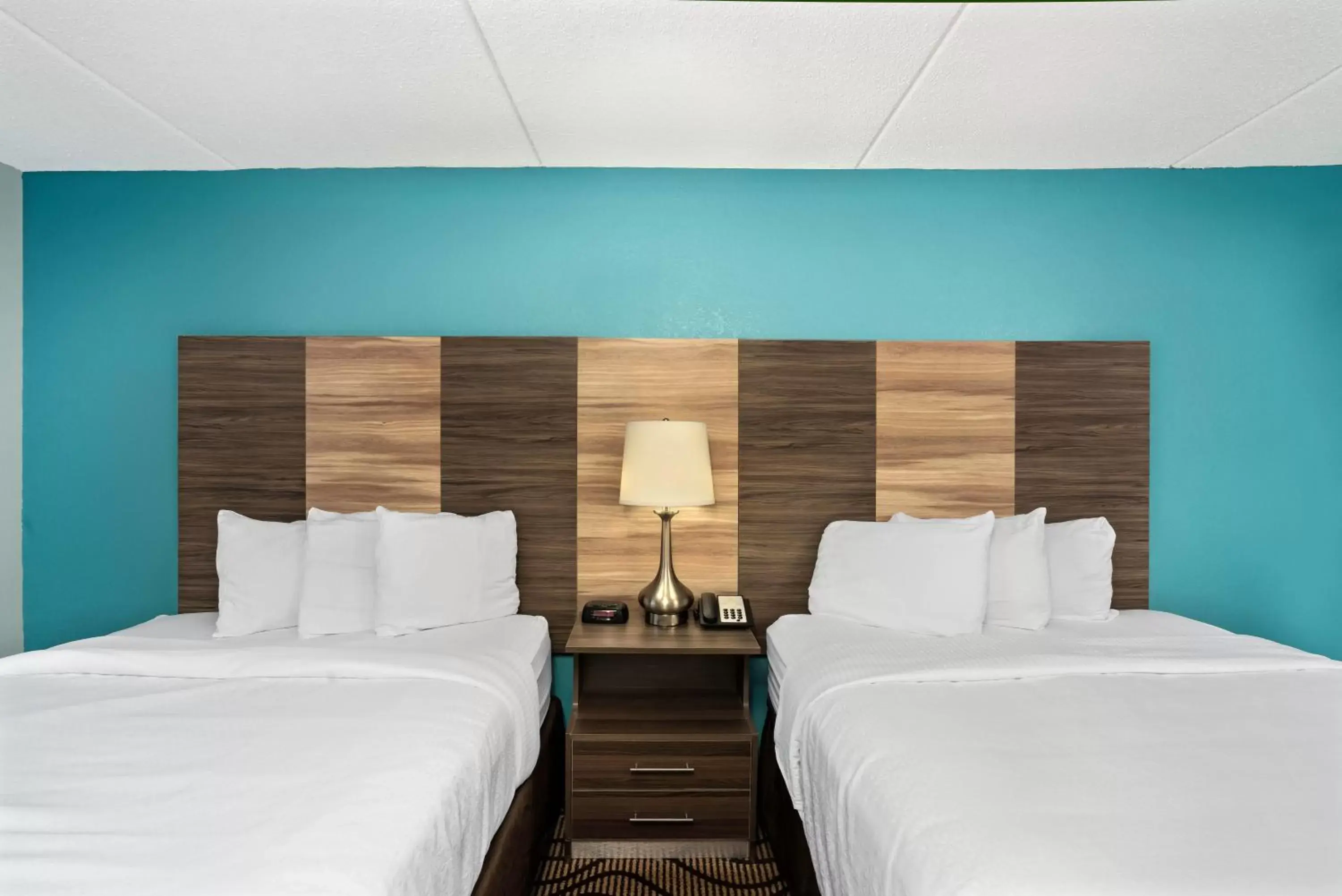 Bedroom, Bed in La Quinta by Wyndham Sevierville / Kodak