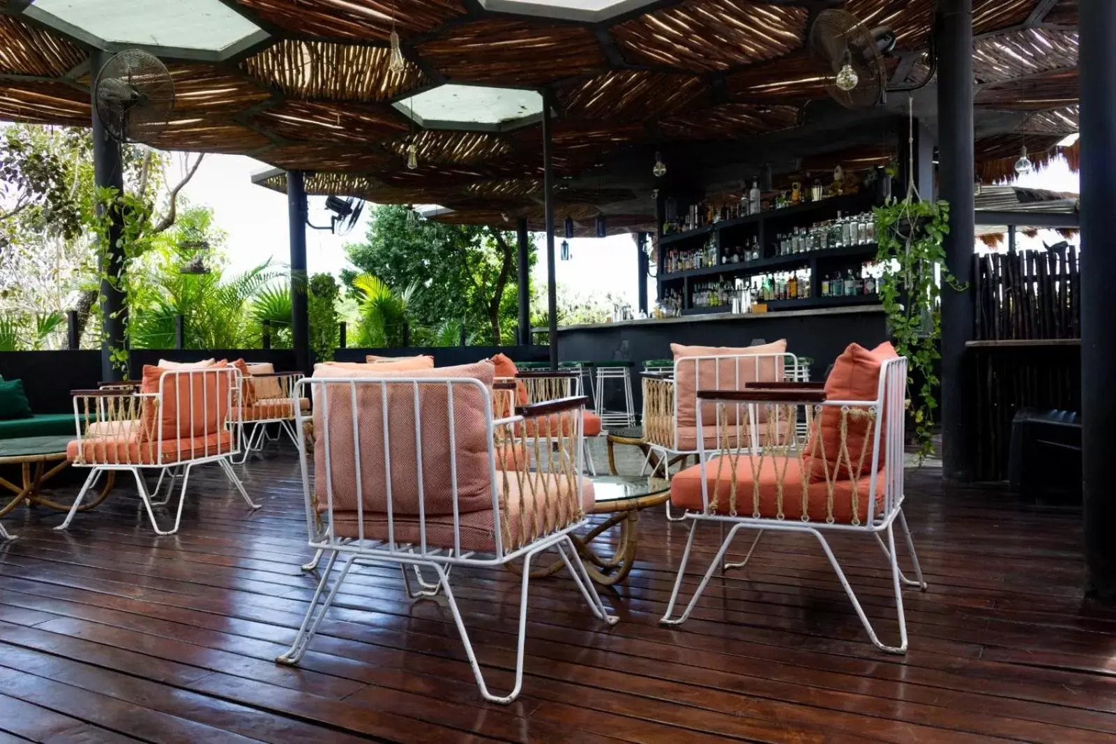 Seating area, Lounge/Bar in Maka Hotel Boutique