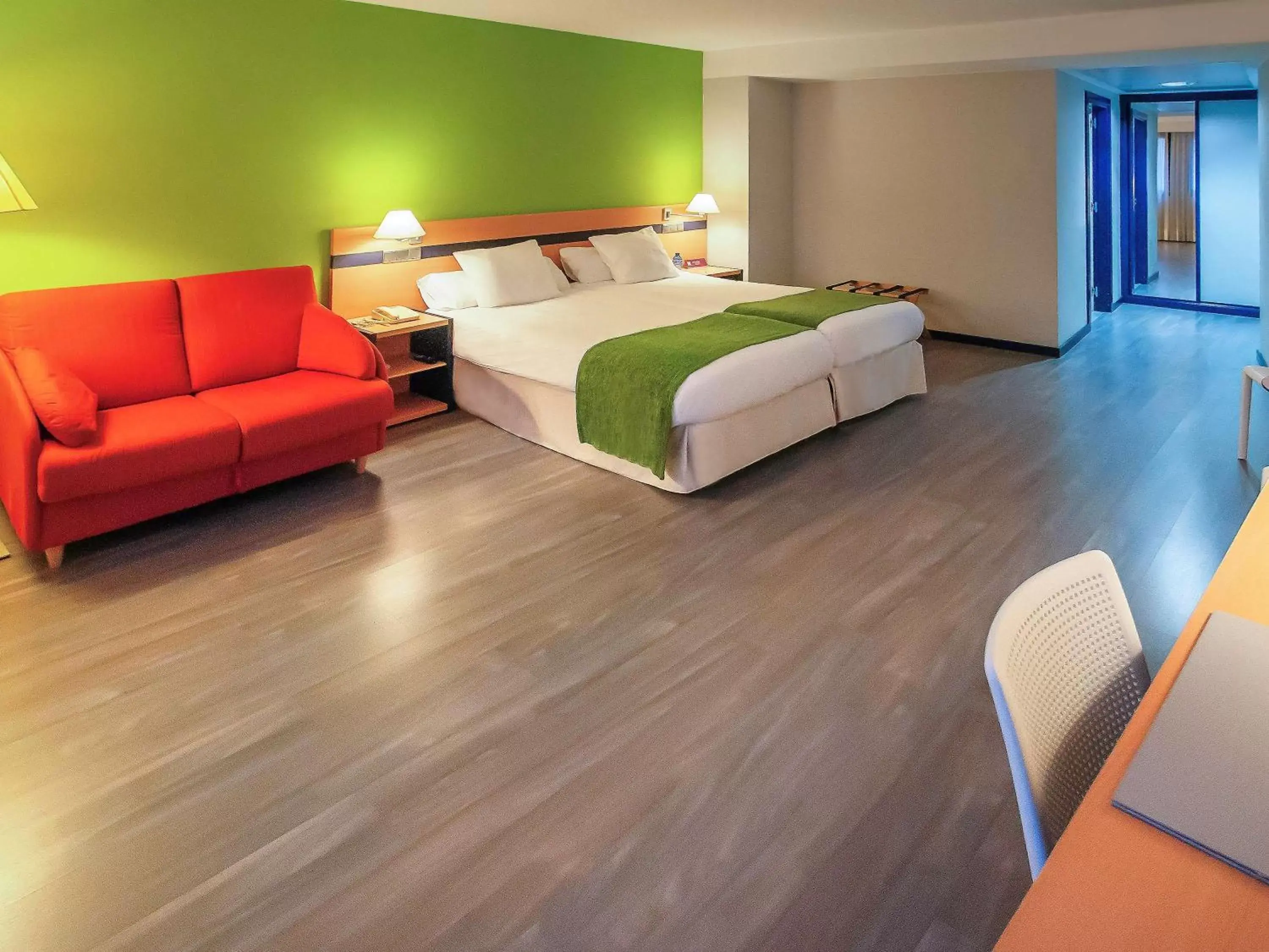 Photo of the whole room, Bed in Ibis Styles Zaragoza Ramiro I