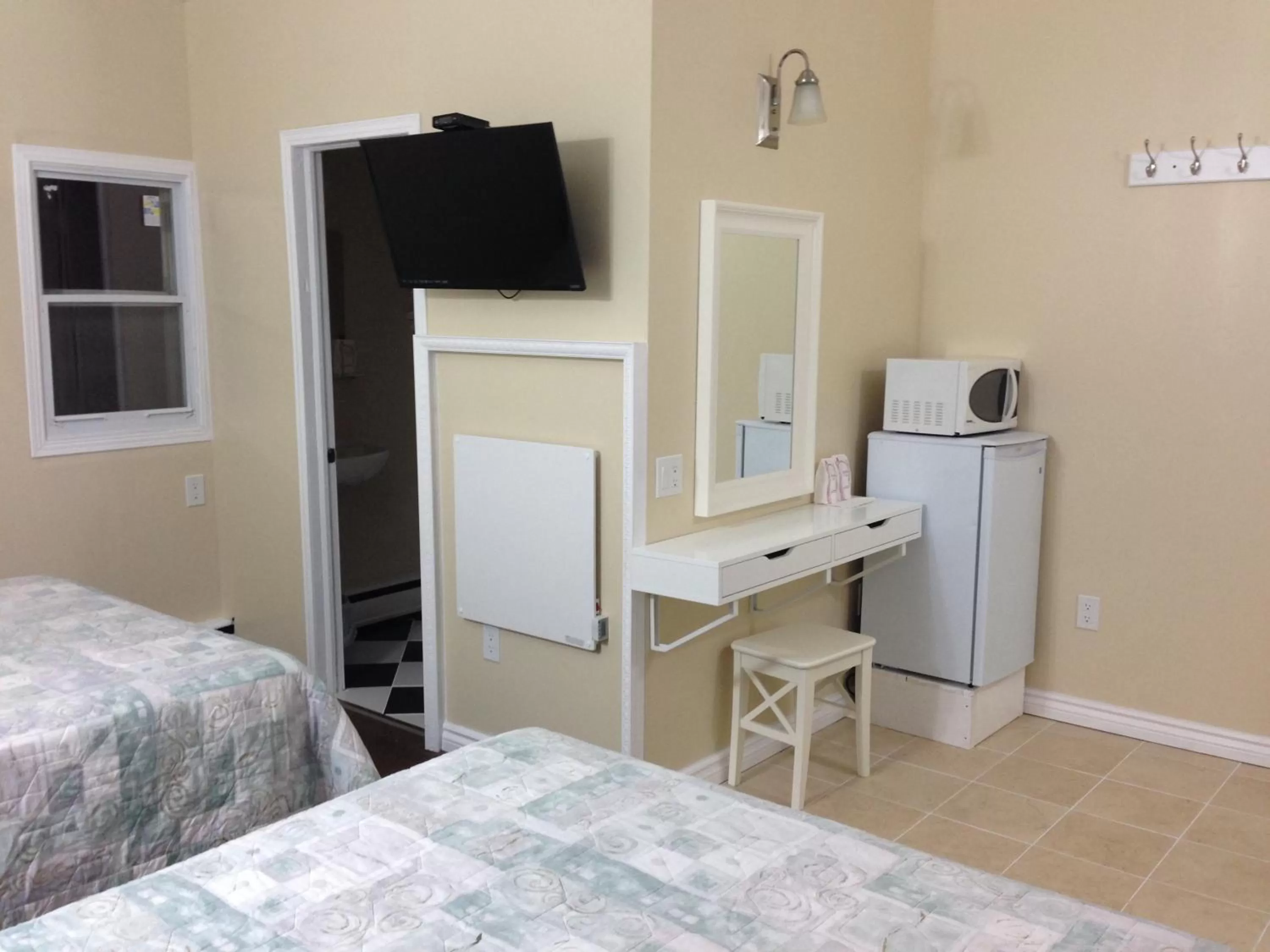 Bed in Davidson Motel