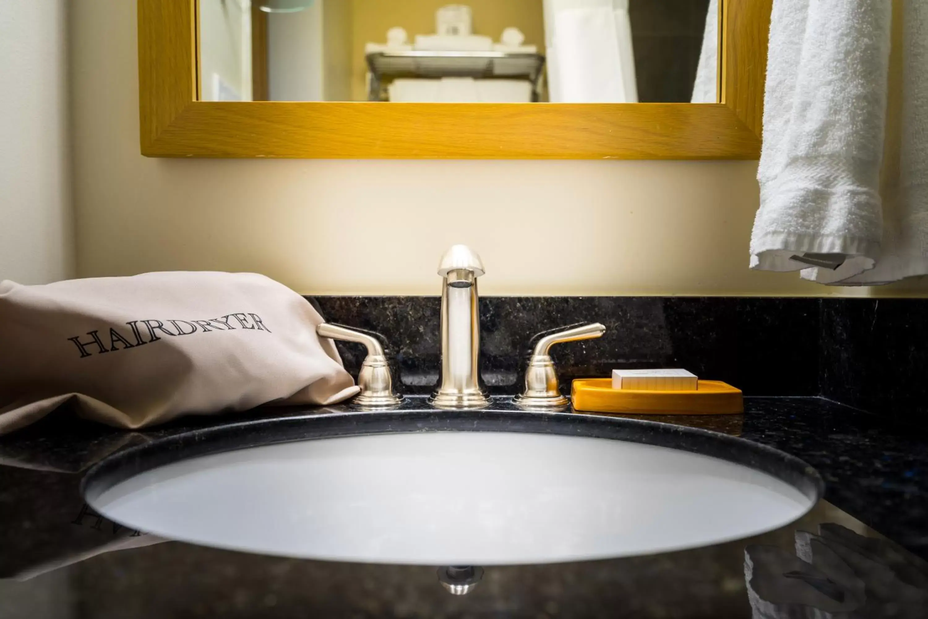 Bathroom, Kitchen/Kitchenette in VIVE Hotel Waikiki