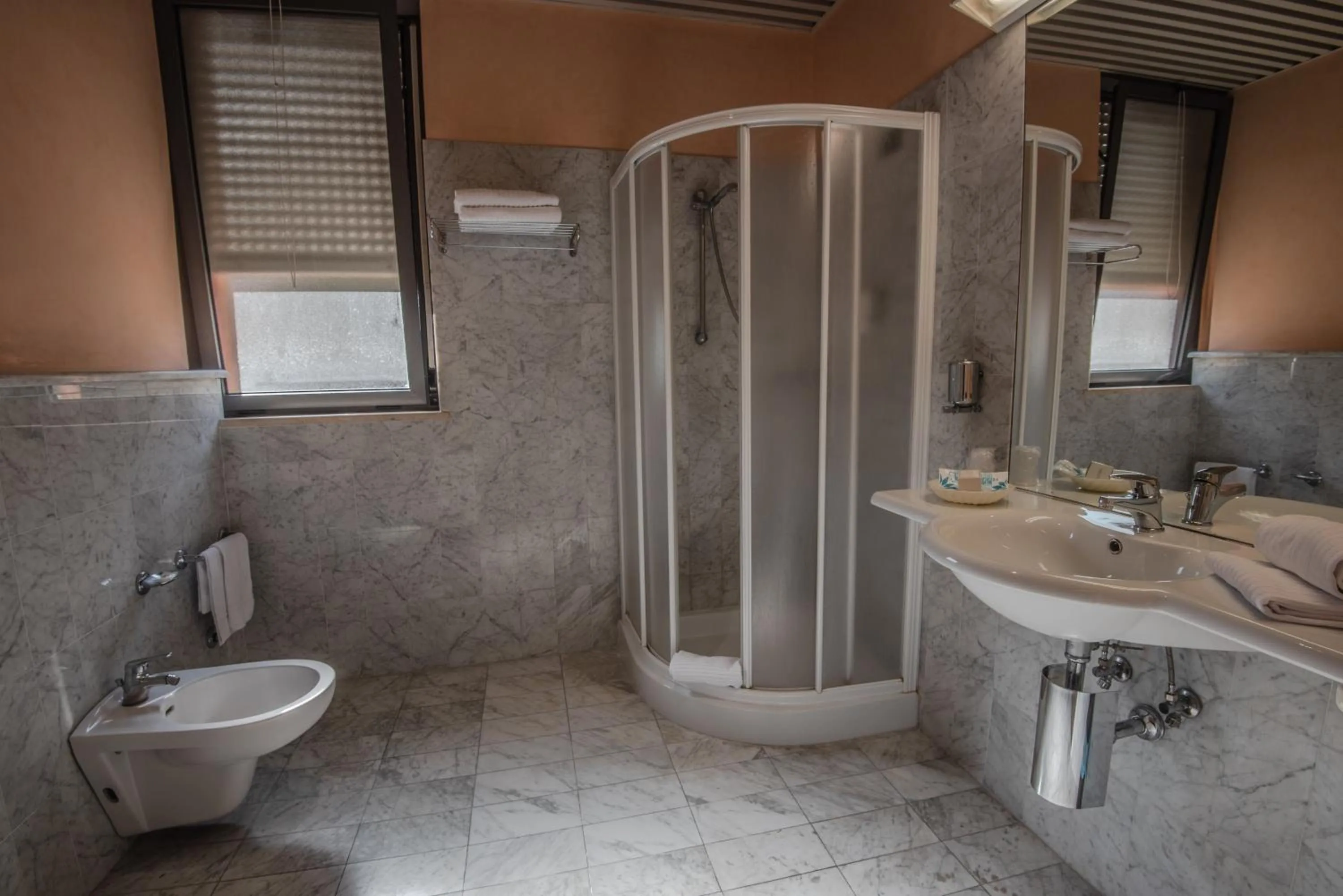 Bathroom in Hotel Petra