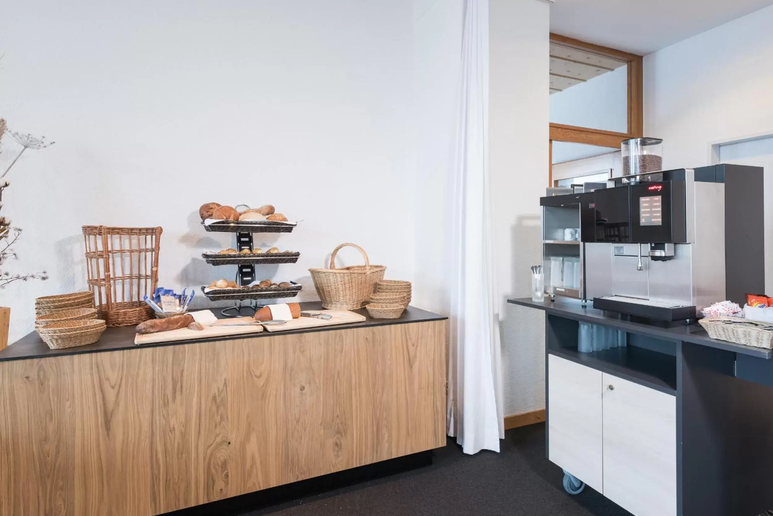 Breakfast, Kitchen/Kitchenette in Randolins Familienresort