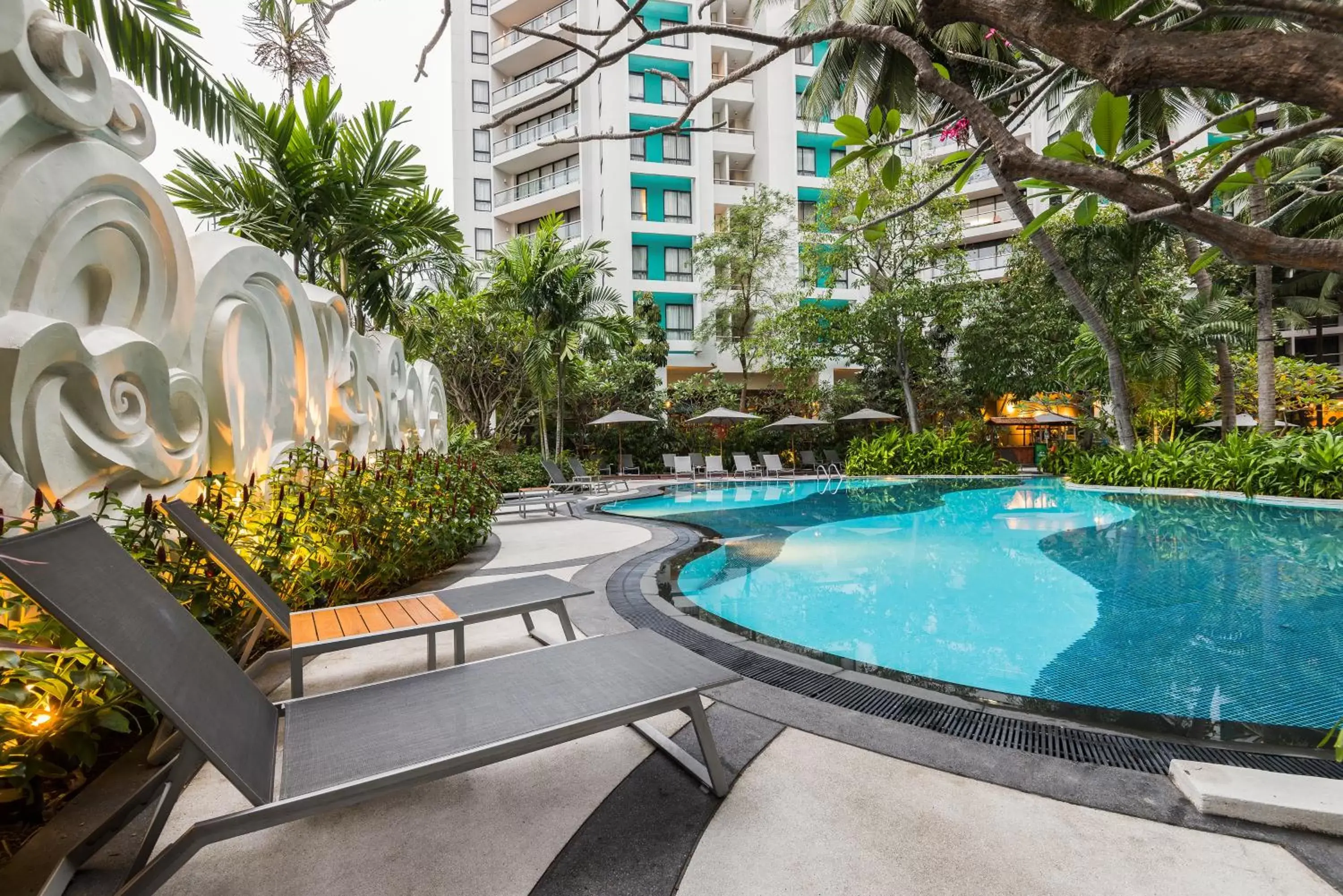 Balcony/Terrace, Swimming Pool in Chatrium Residence Sathon Bangkok