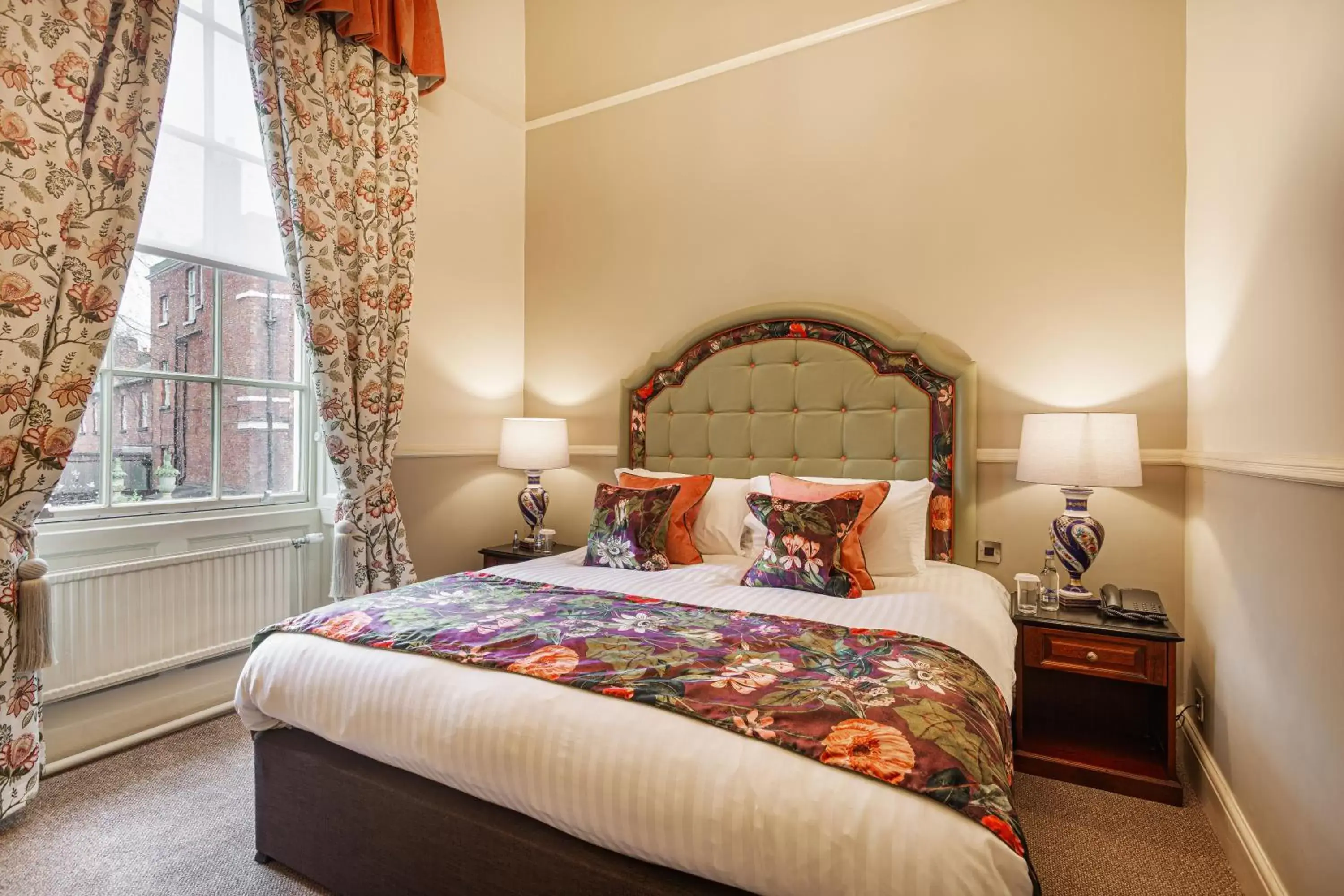 Bedroom, Bed in The Wynnstay Hotel, Oswestry, Shropshire