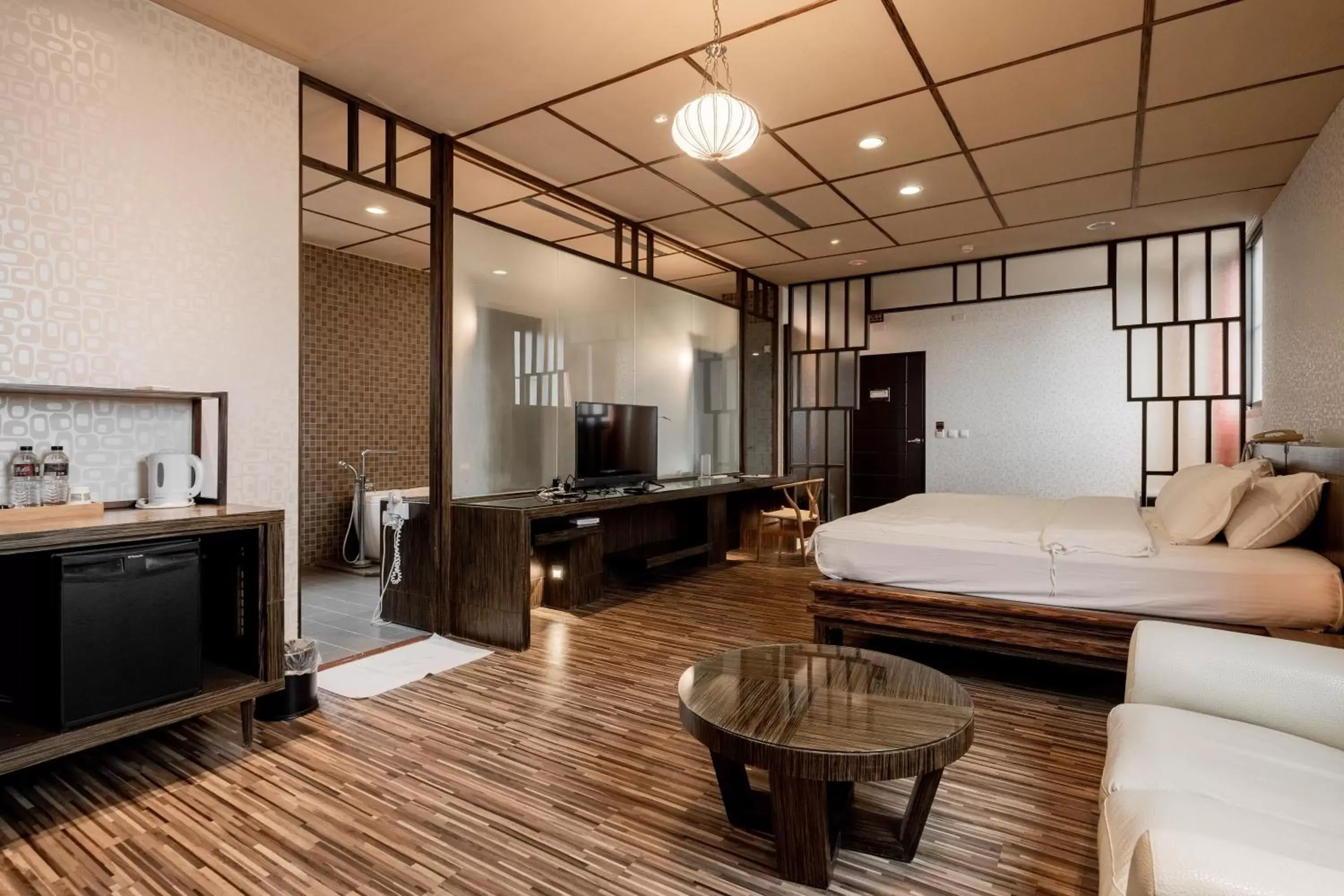 Photo of the whole room in Tian Xia Ju Motel
