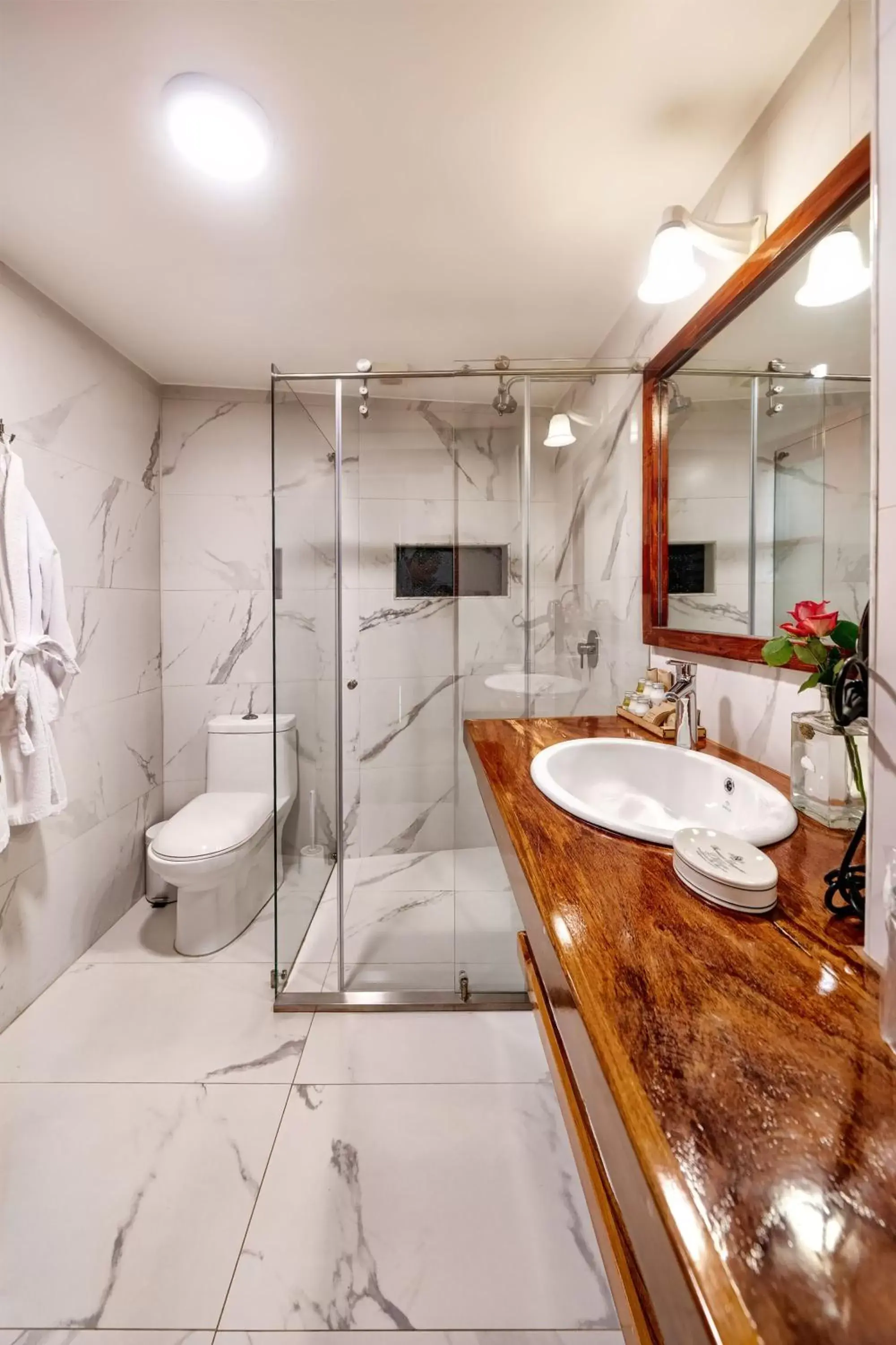 Shower, Bathroom in Old Town Quito Suites, Apartments & Boutique Hotel