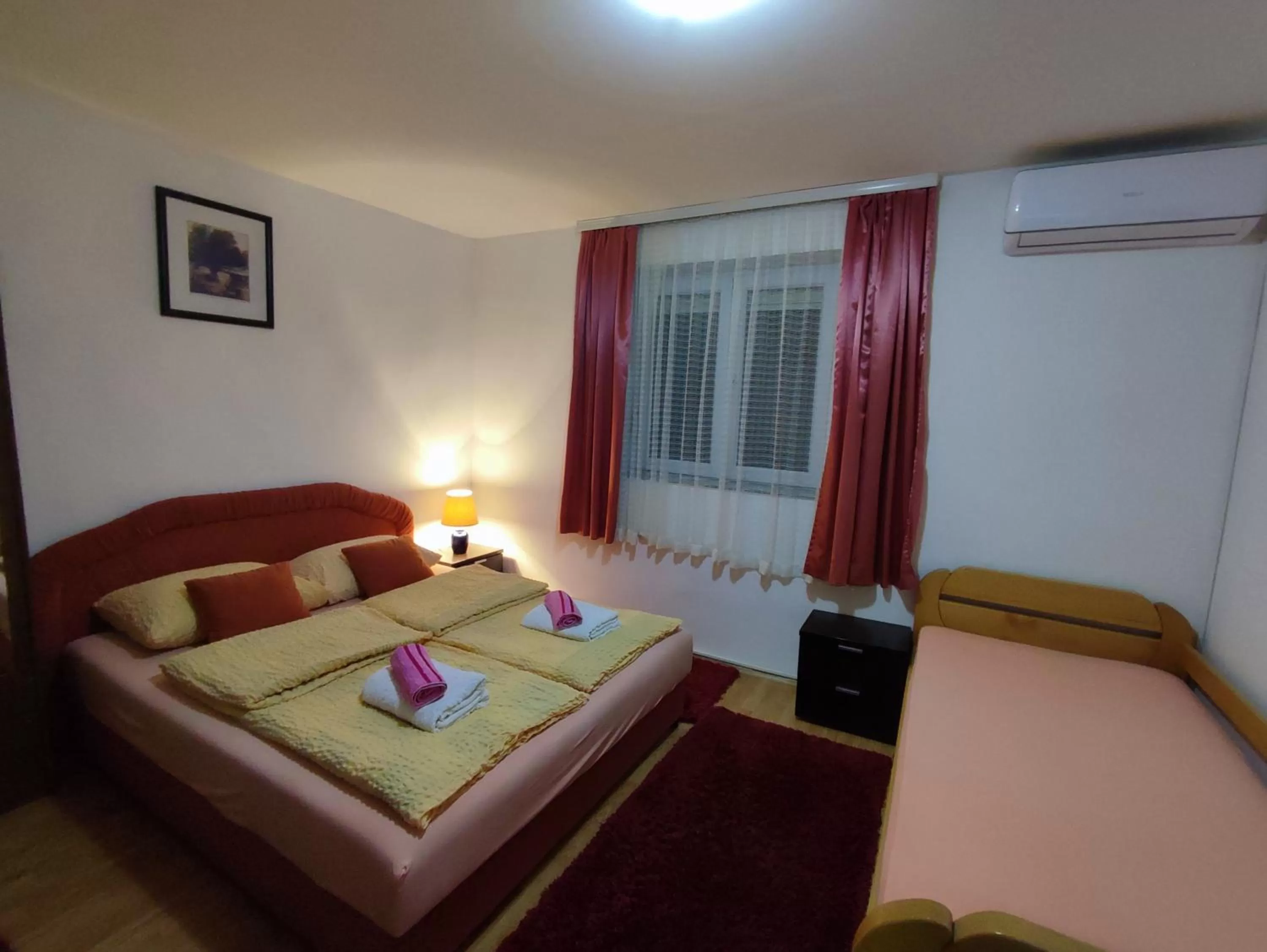 Triple Room with Private Bathroom in Guest House Nana